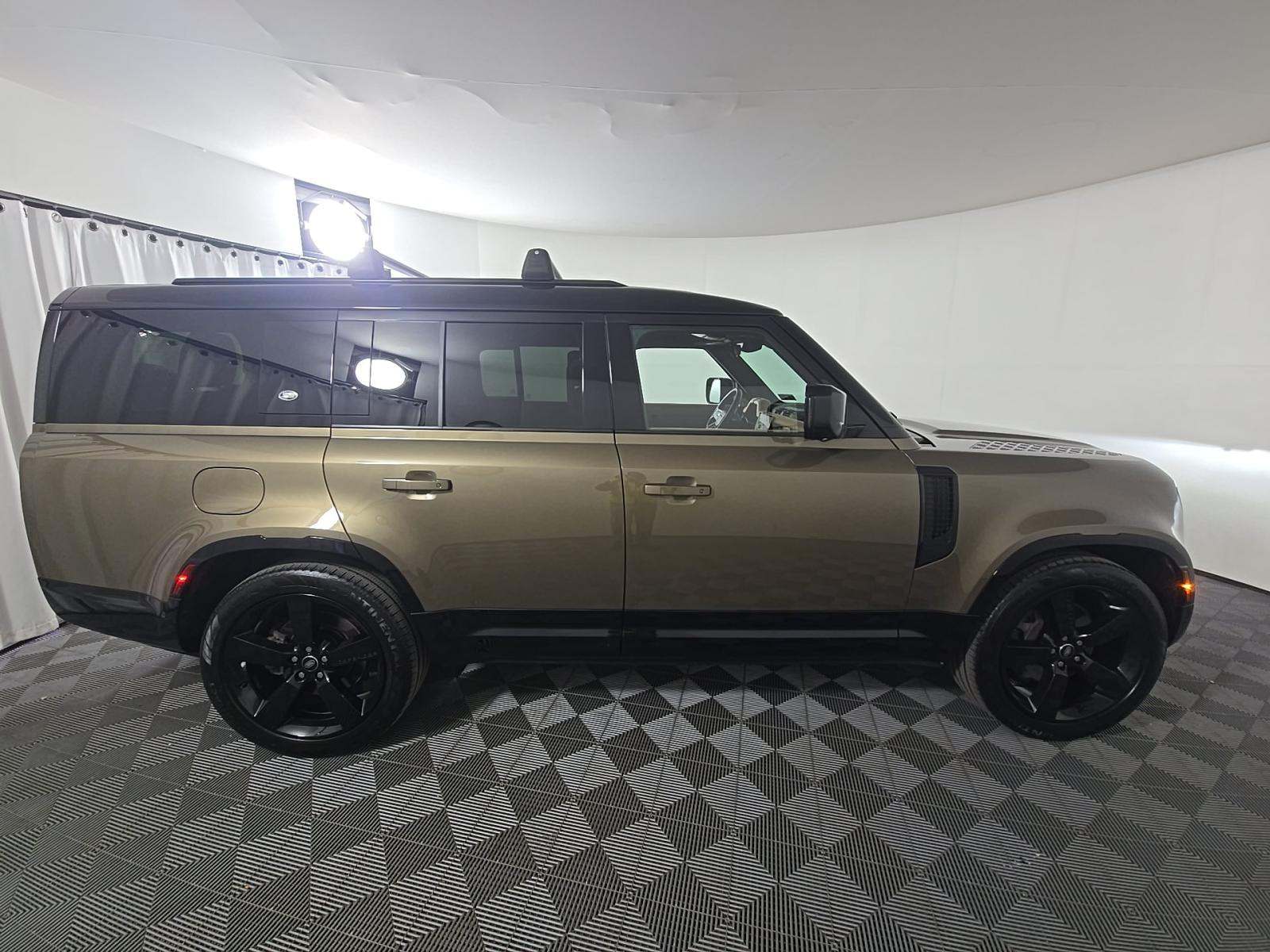 2023 Land Rover Defender 130 X-Dynamic SE AWD
