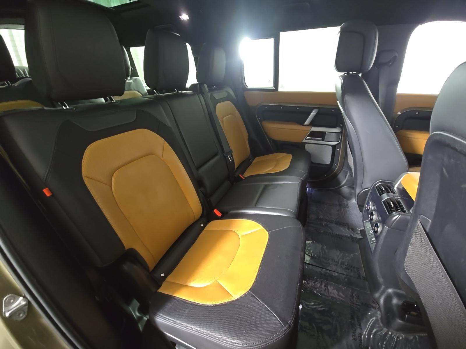 2023 Land Rover Defender 130 X-Dynamic SE AWD