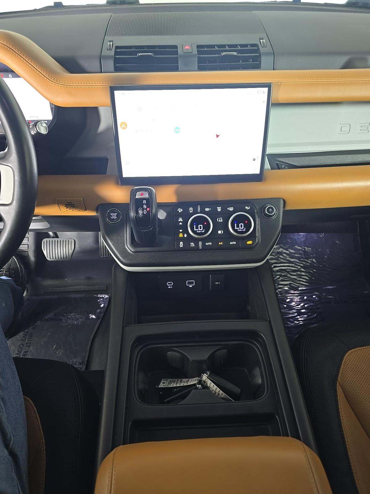 2023 Land Rover Defender 130 X-Dynamic SE AWD