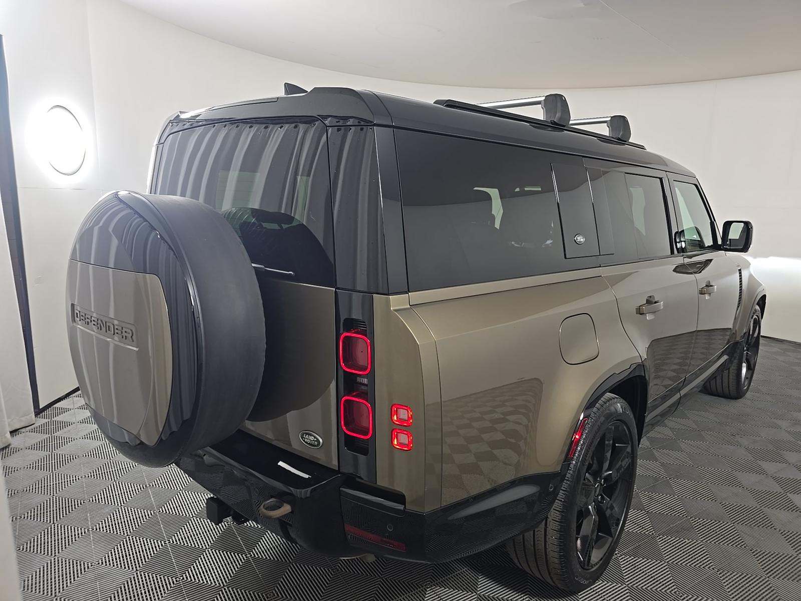 2023 Land Rover Defender 130 X-Dynamic SE AWD