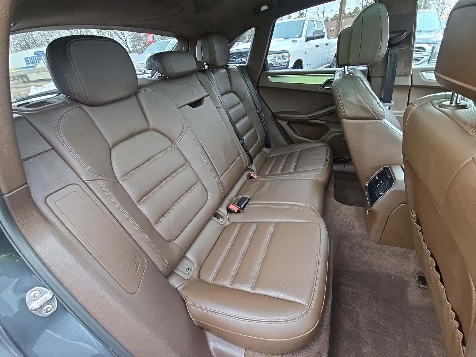 2018 Porsche Macan Turbo AWD