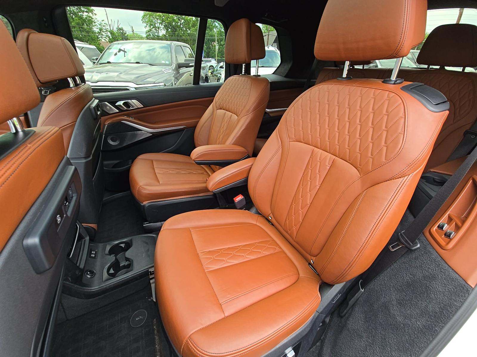 2022 BMW X7 M50i AWD