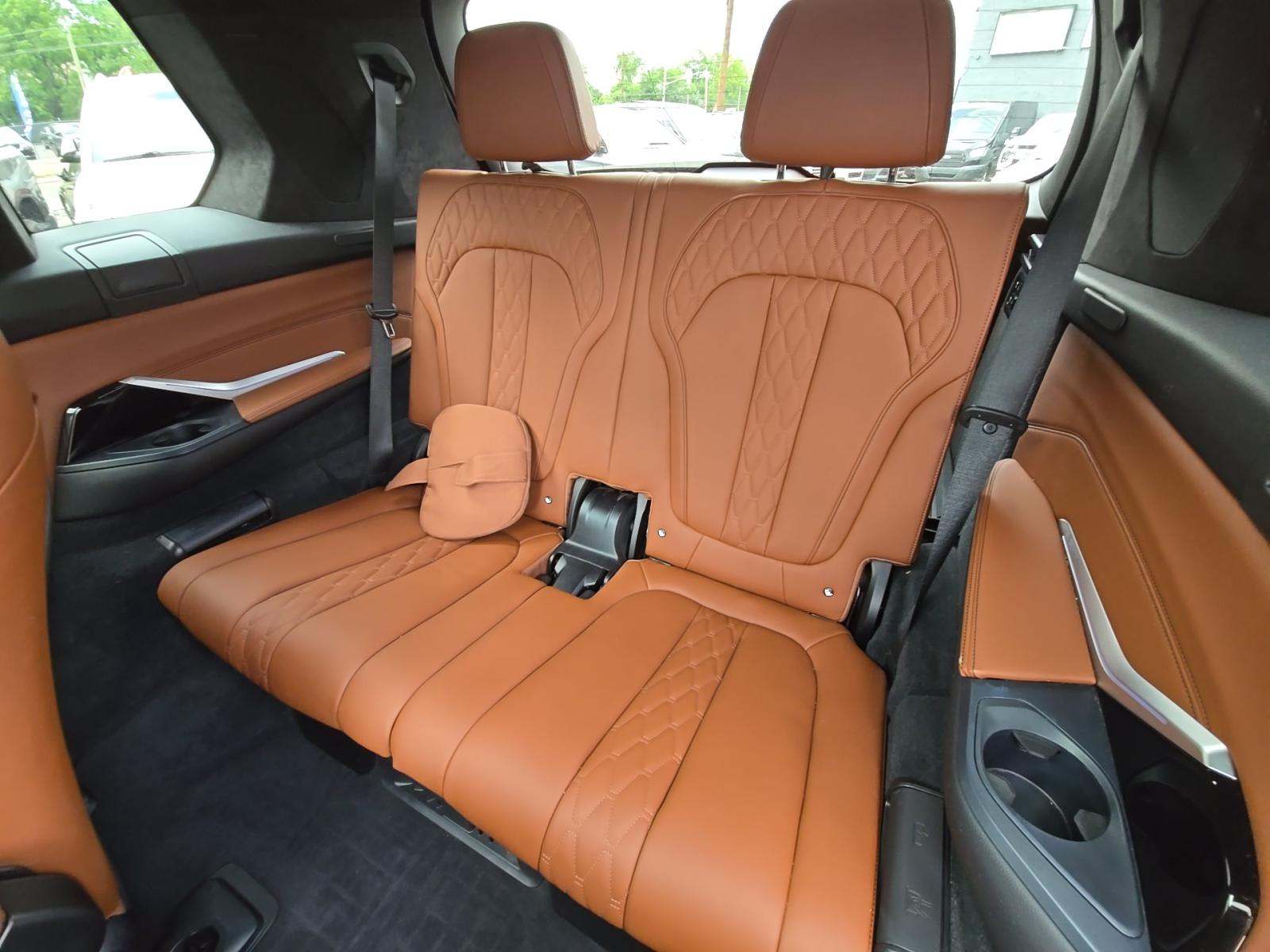 2022 BMW X7 M50i AWD