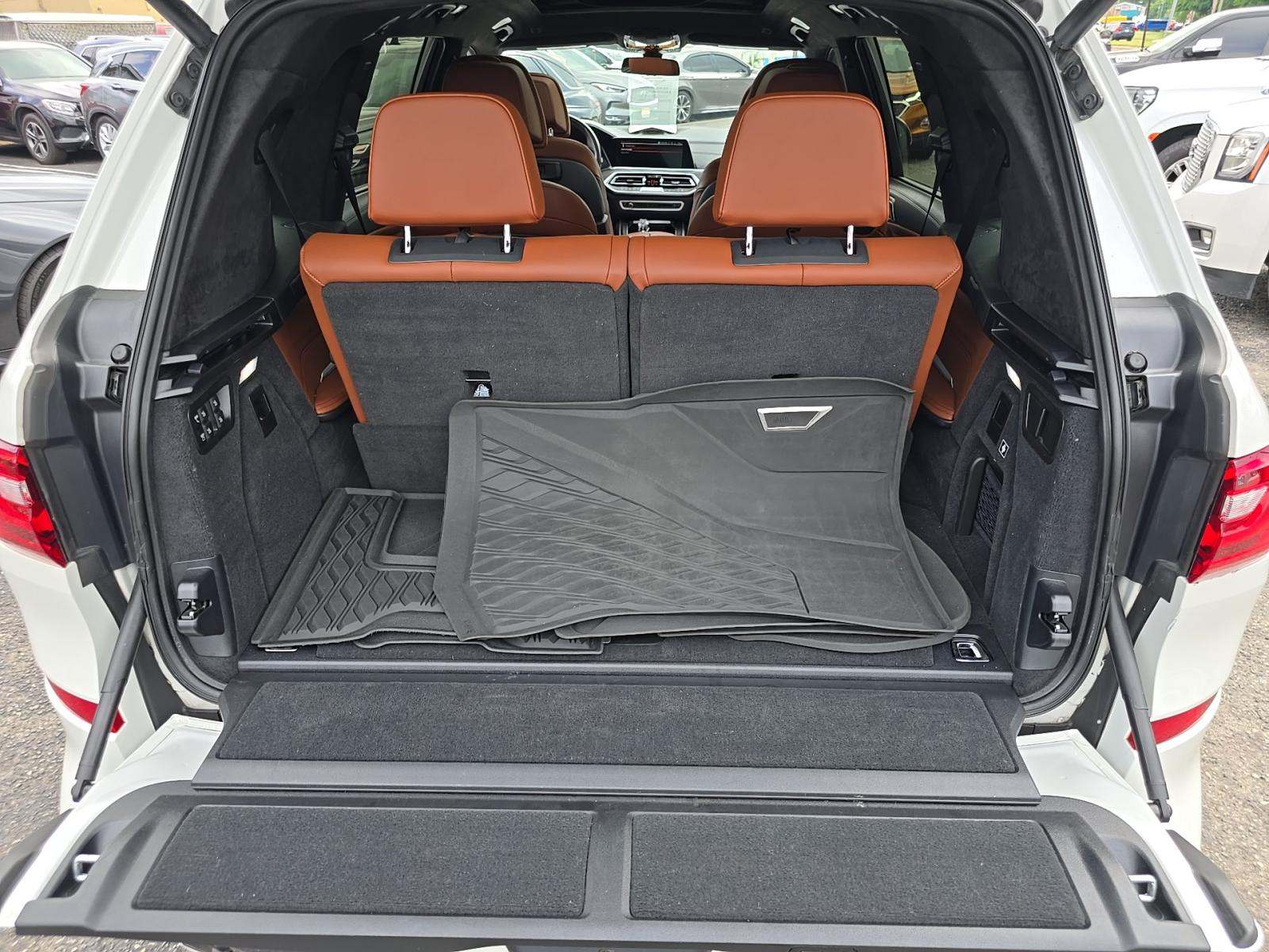 2022 BMW X7 M50i AWD