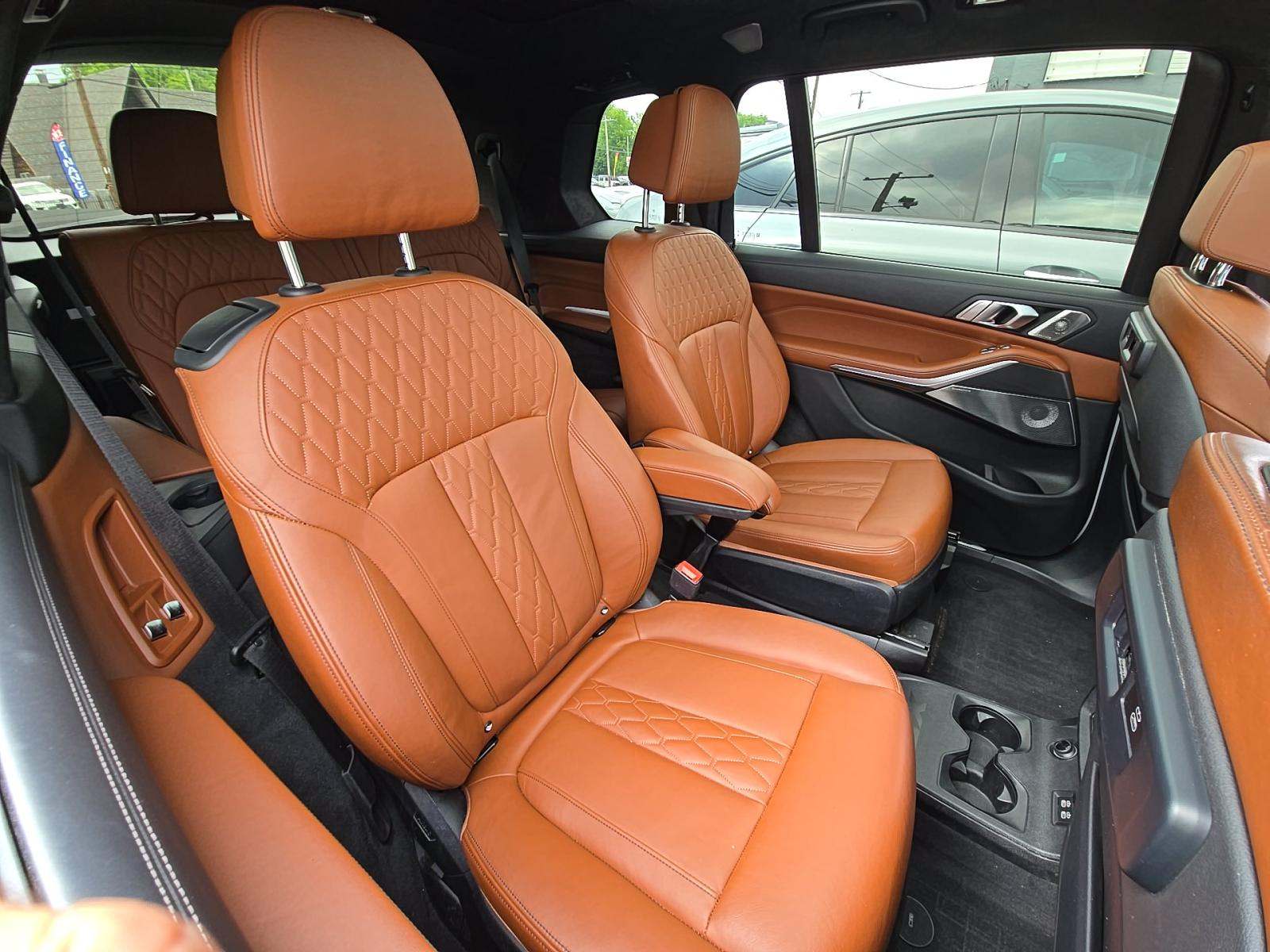 2022 BMW X7 M50i AWD