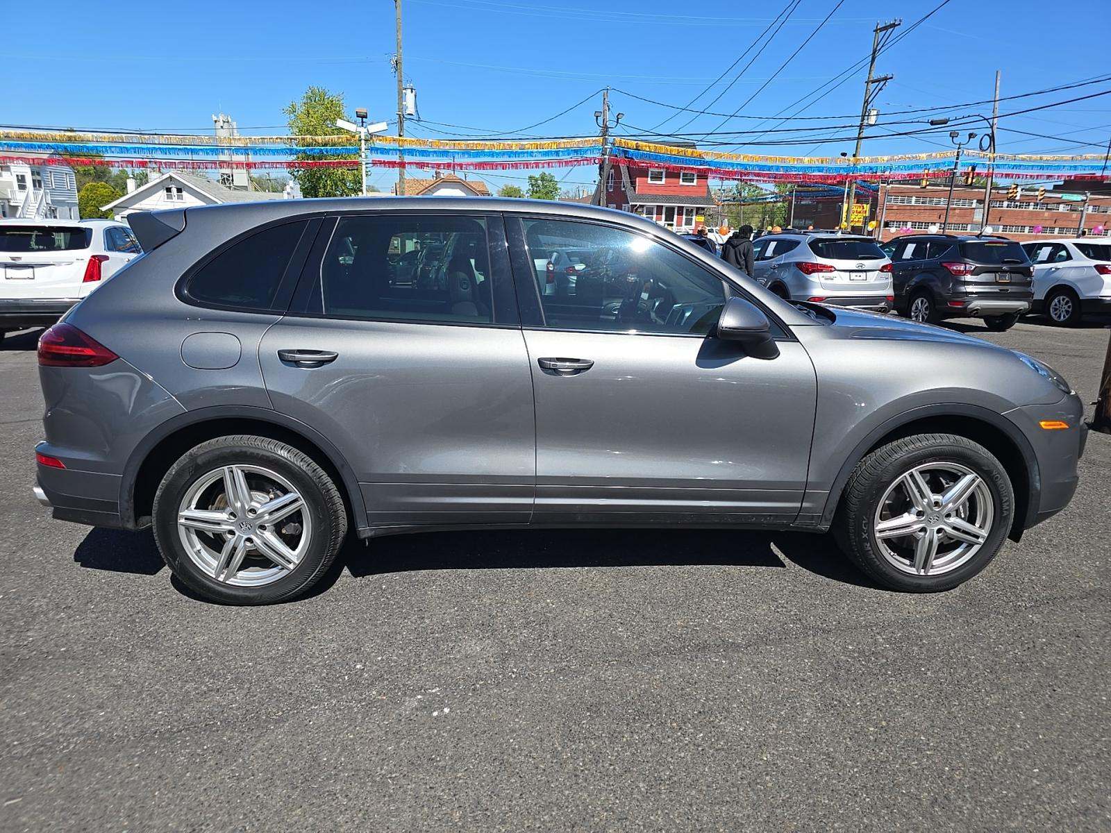 PORSCHE CAYENNE - 4