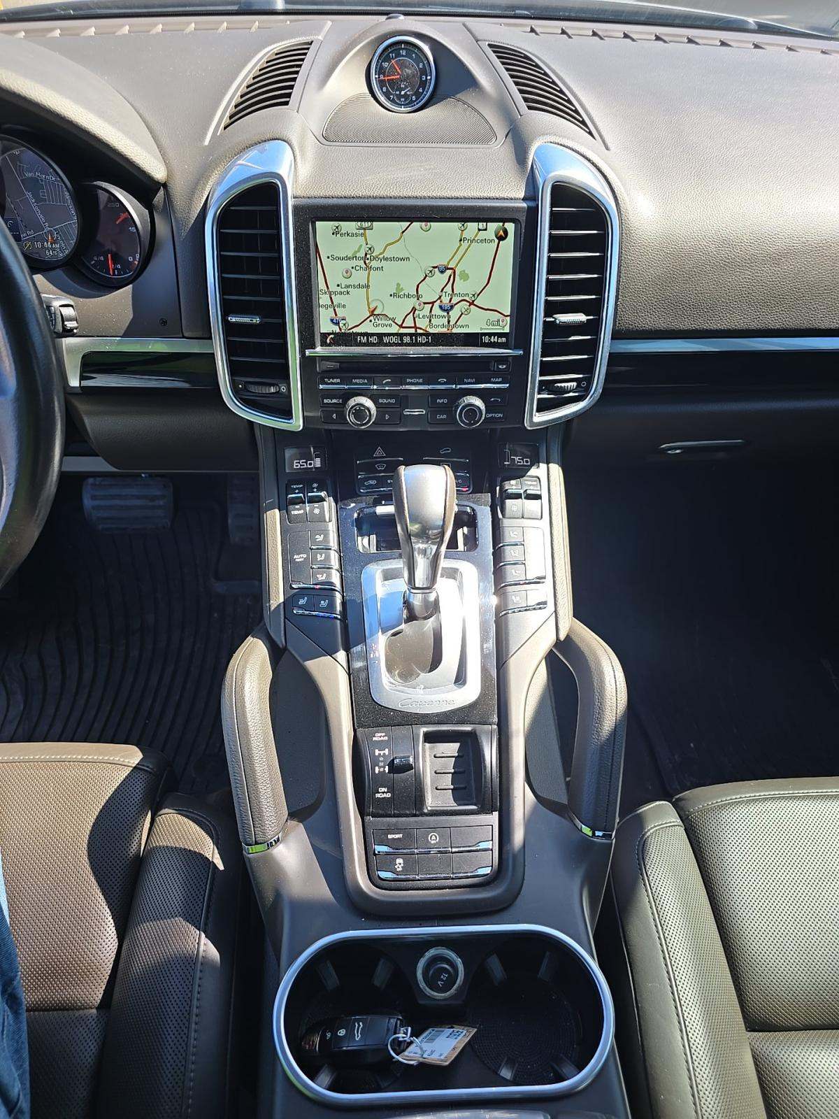 PORSCHE CAYENNE - 10
