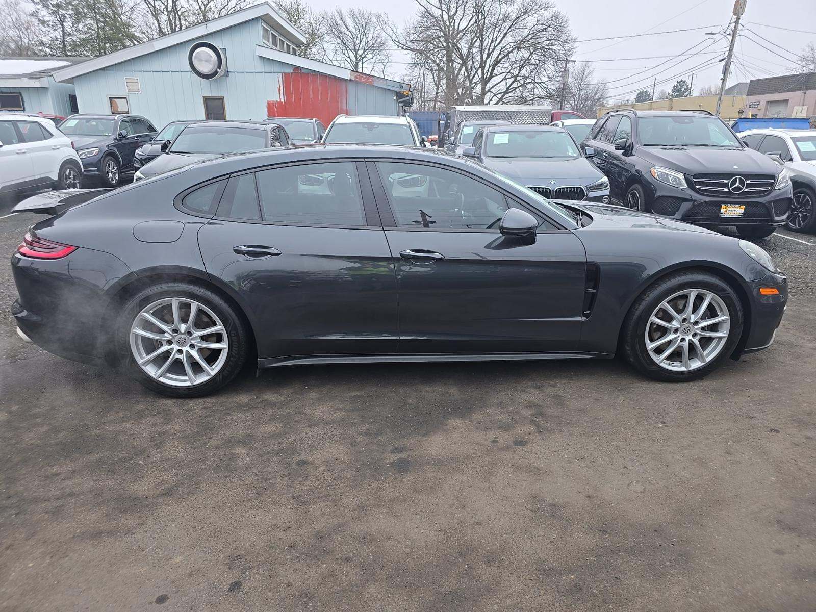 2017 Porsche Panamera Base RWD