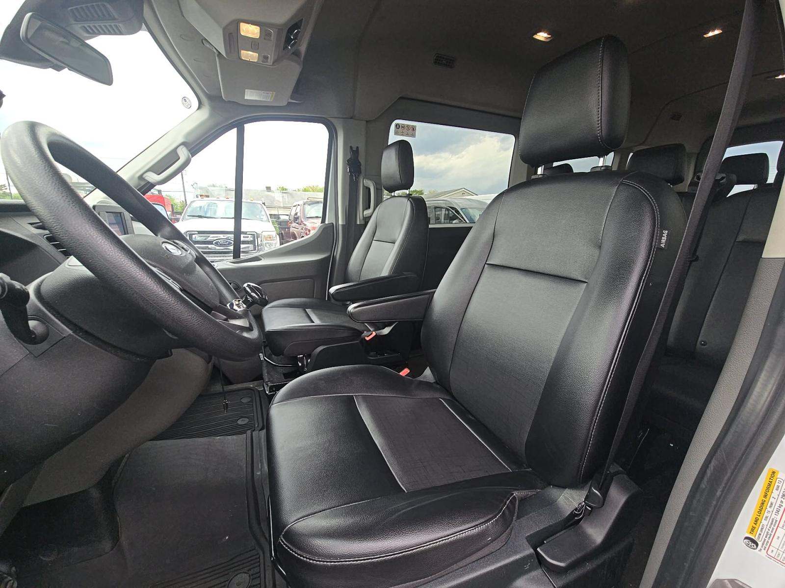 FORD TRANSIT 350 - 6