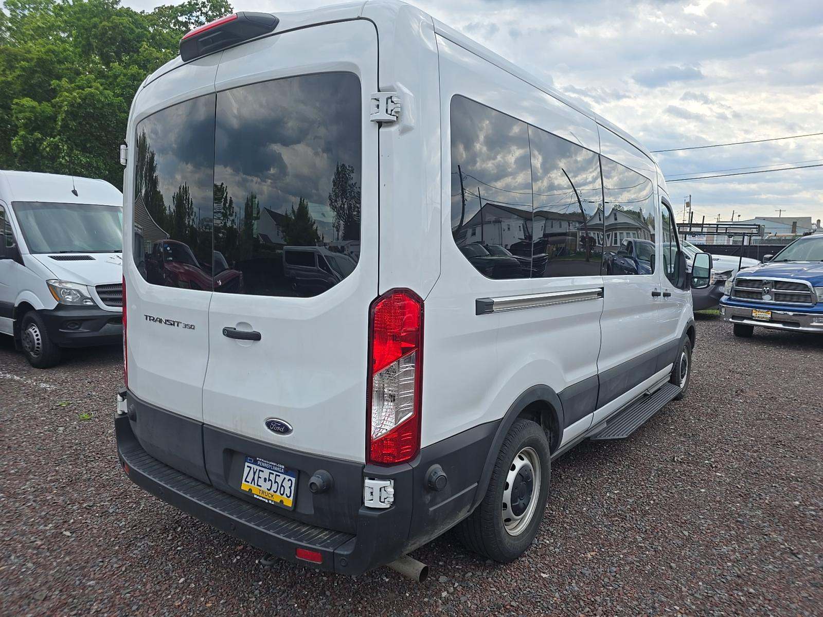 FORD TRANSIT 350 - 3