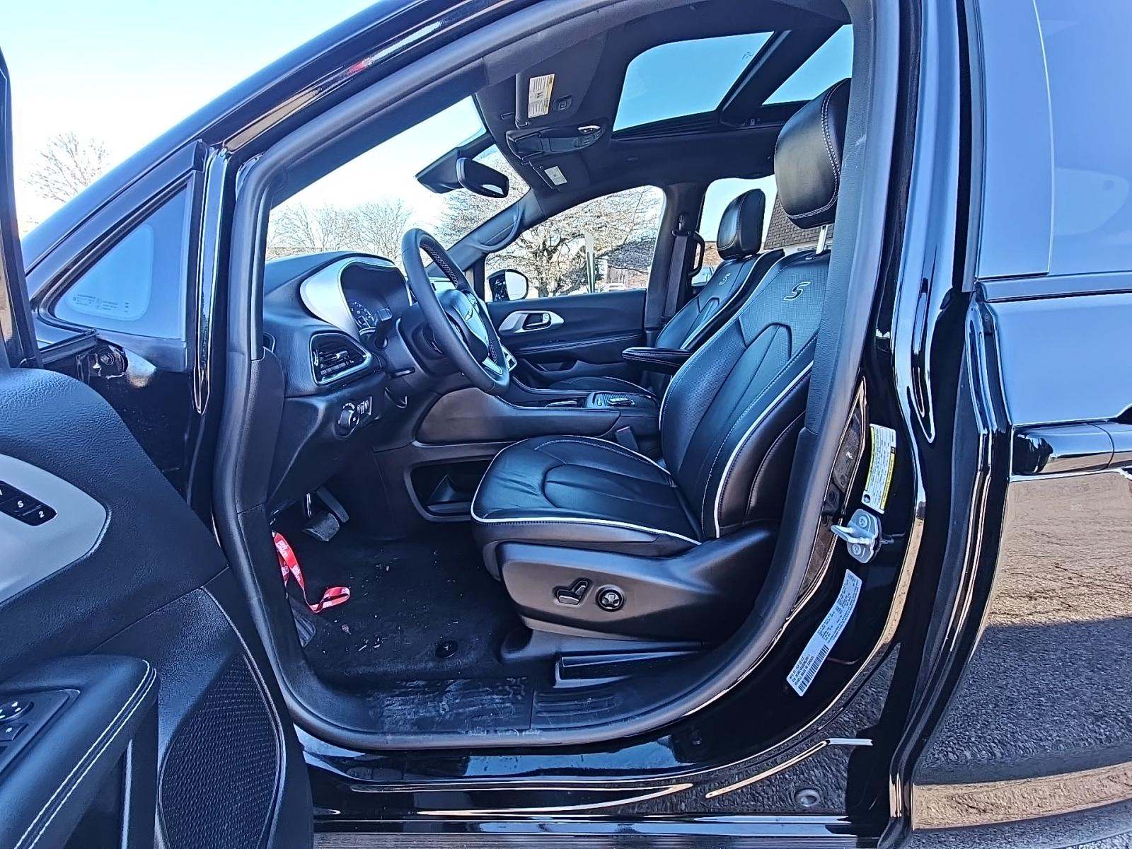 2025 Chrysler Pacifica Limited FWD