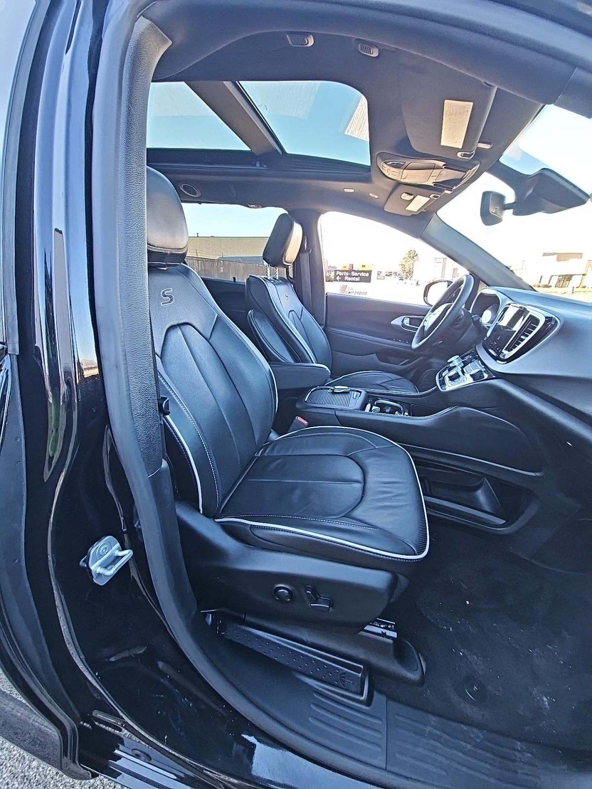 2025 Chrysler Pacifica Limited FWD