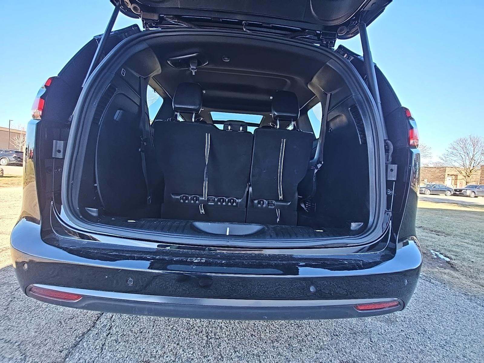 2025 Chrysler Pacifica Limited FWD