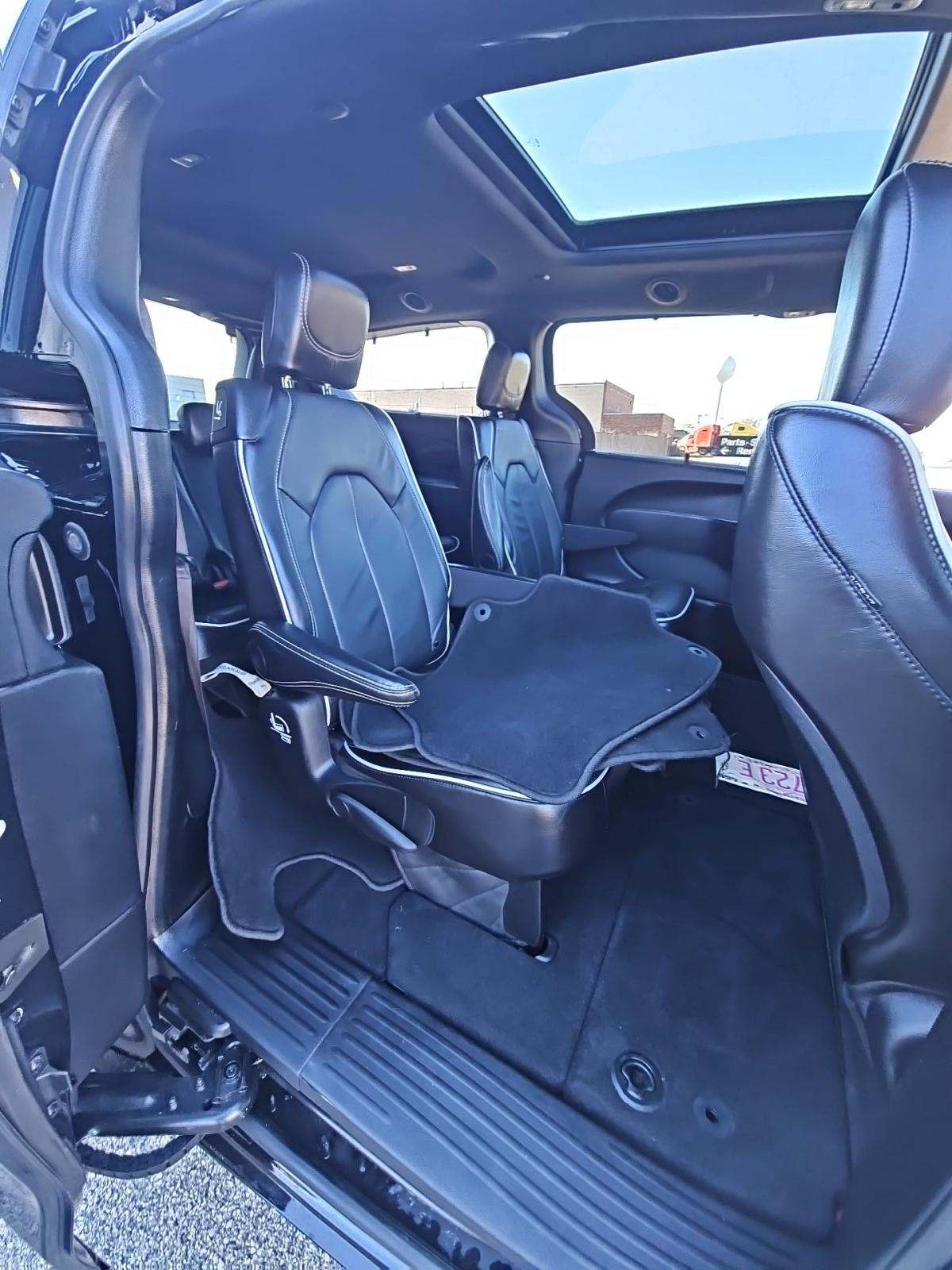 2025 Chrysler Pacifica Limited FWD