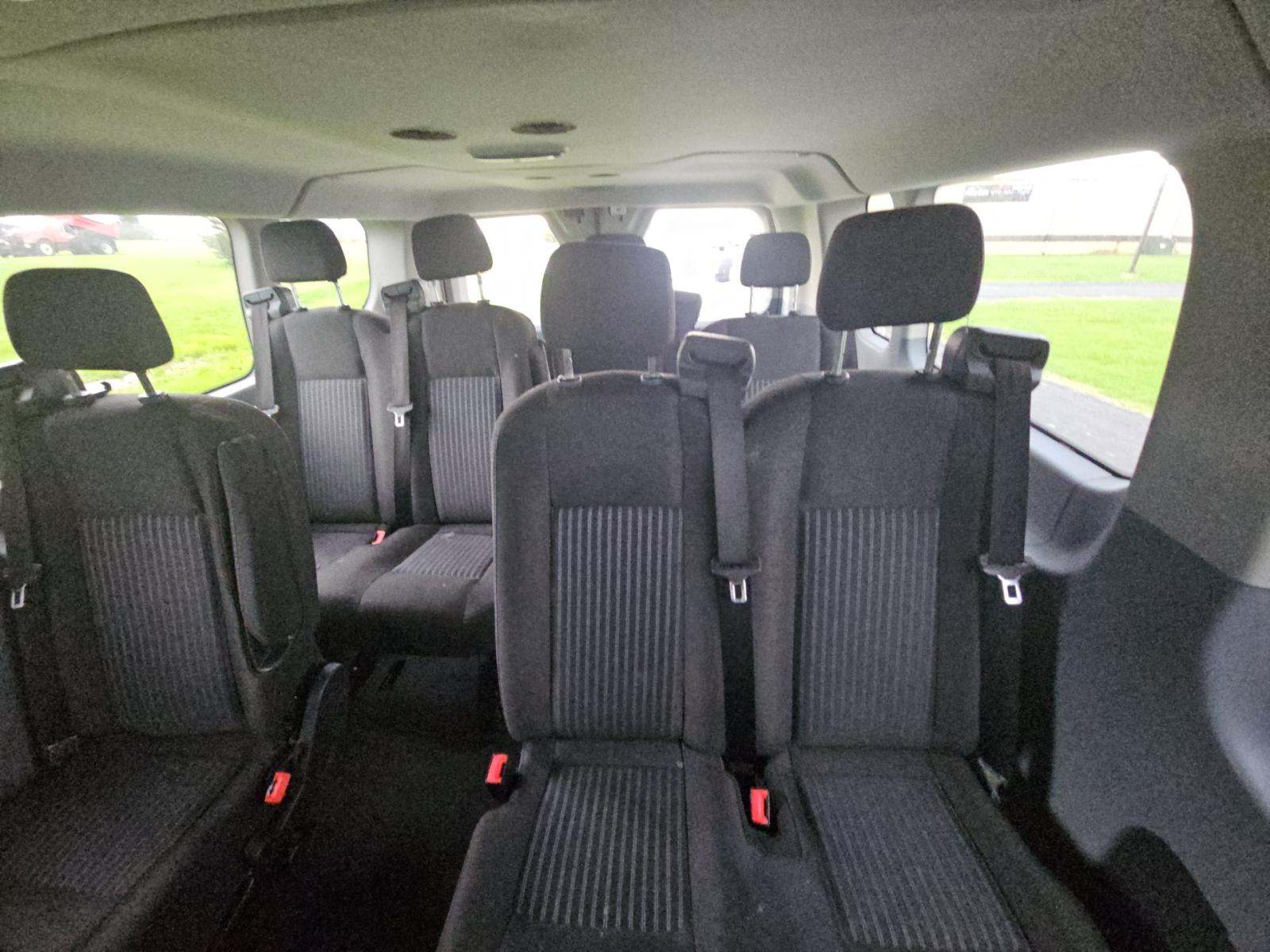 FORD TRANSIT 350 - 10