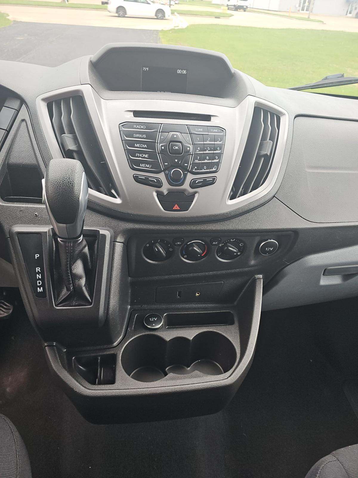 FORD TRANSIT 350 - 6