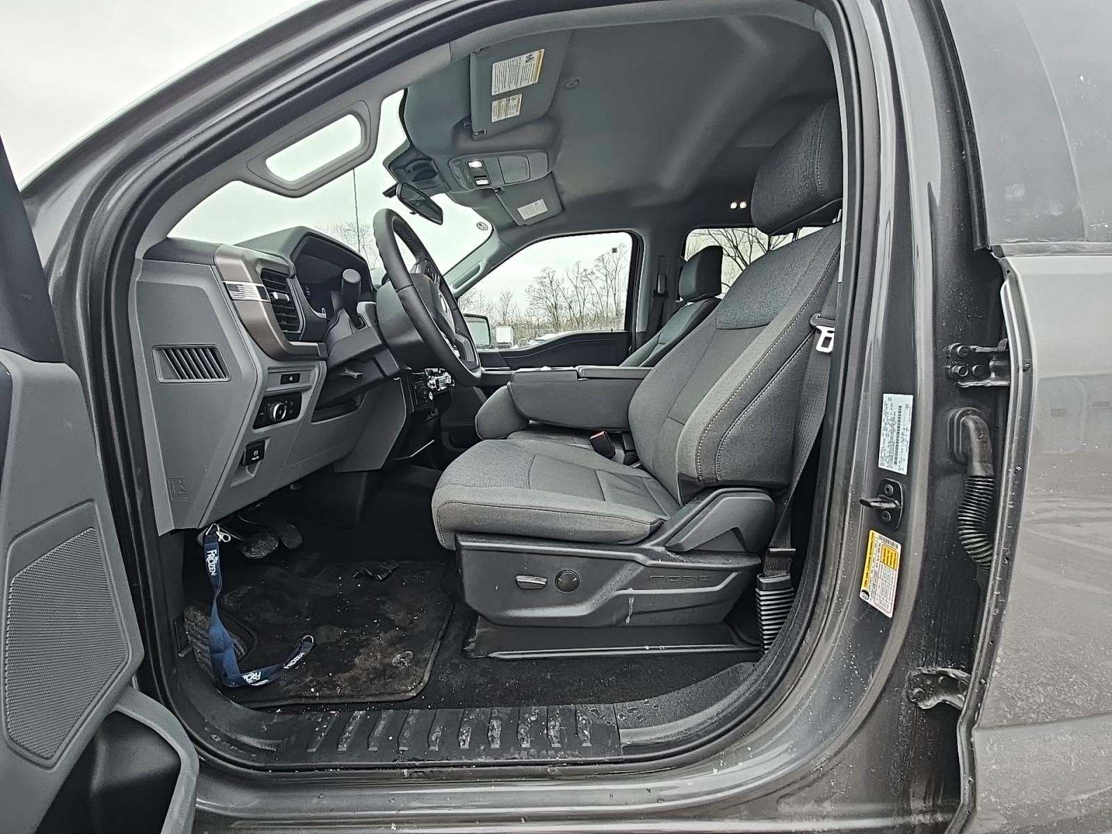 2025 Ford F-150 XLT AWD