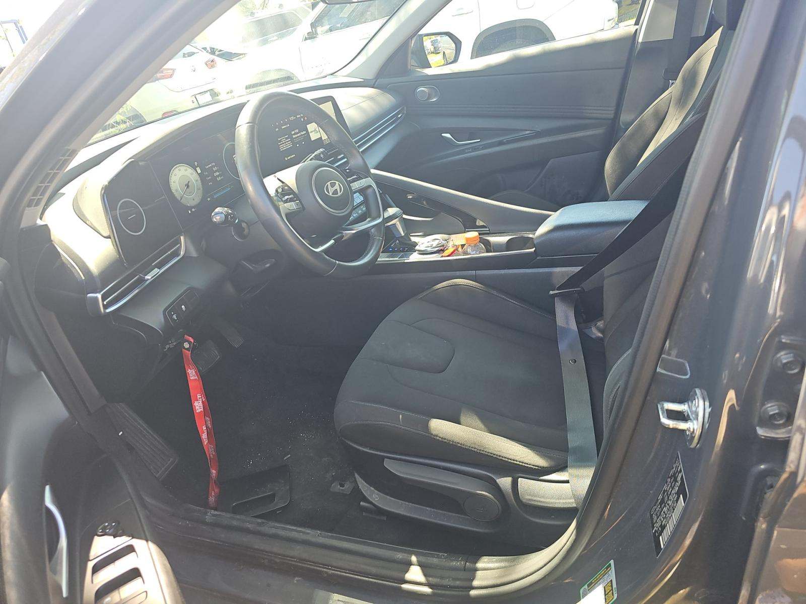 HYUNDAI SEL CONVENIENCE - 6