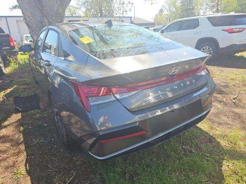 HYUNDAI SEL CONVENIENCE - 2