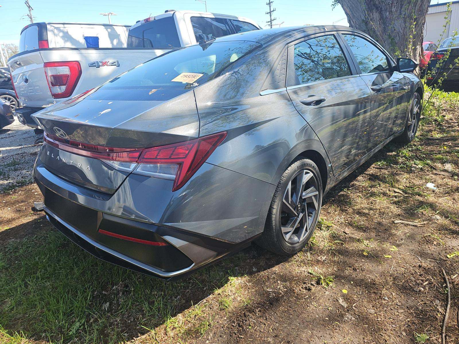 HYUNDAI SEL CONVENIENCE - 3