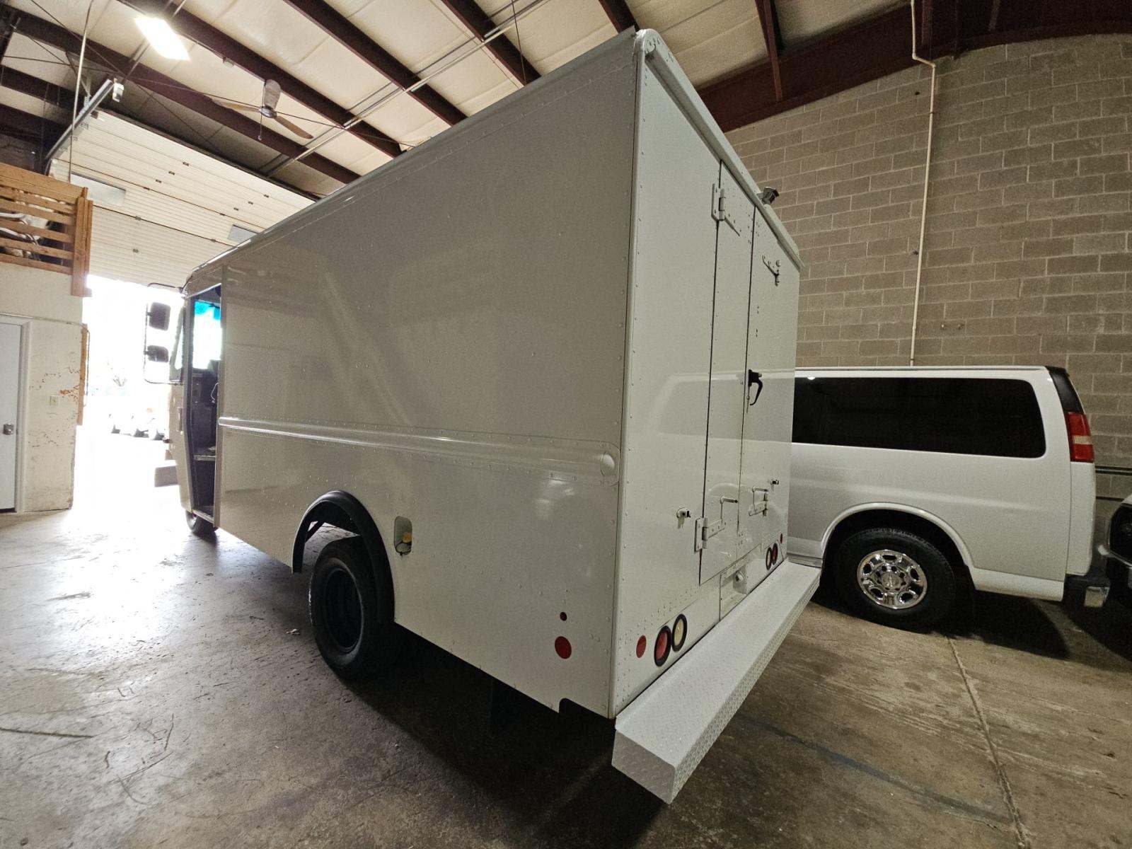 FORD E-350 - 2