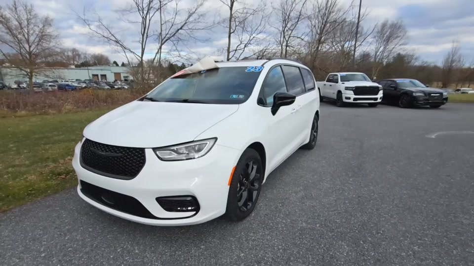 2023 Chrysler Pacifica Limited 121.6