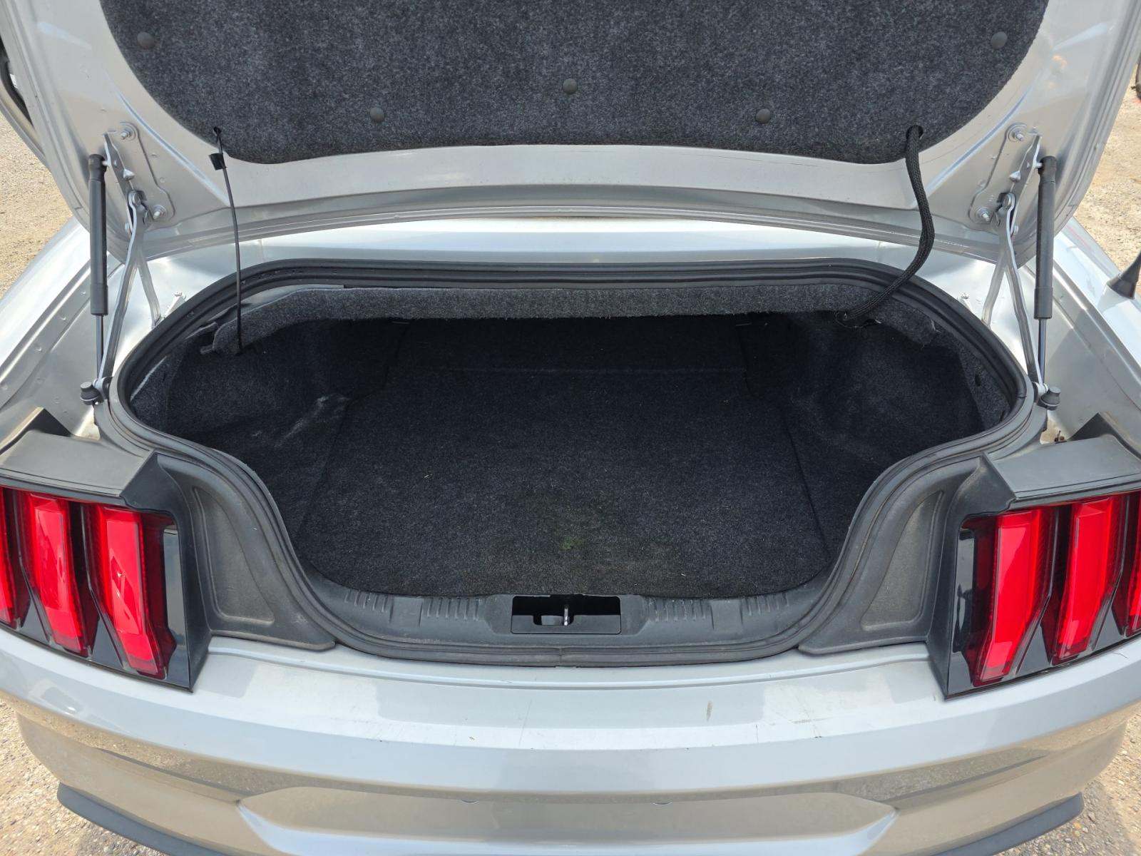 2021 Ford Mustang EcoBoost Premium RWD