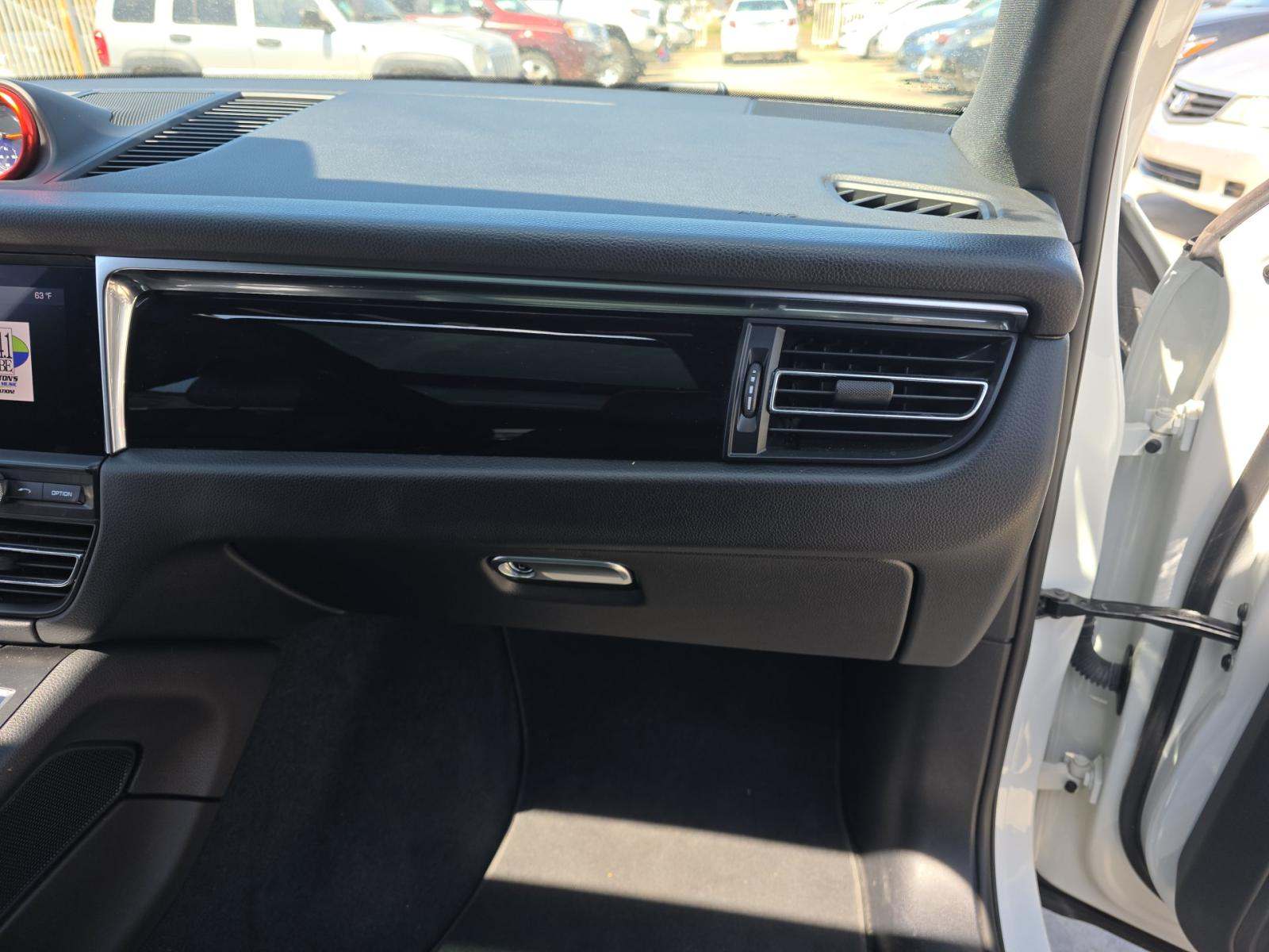 2020 Porsche Macan Base AWD