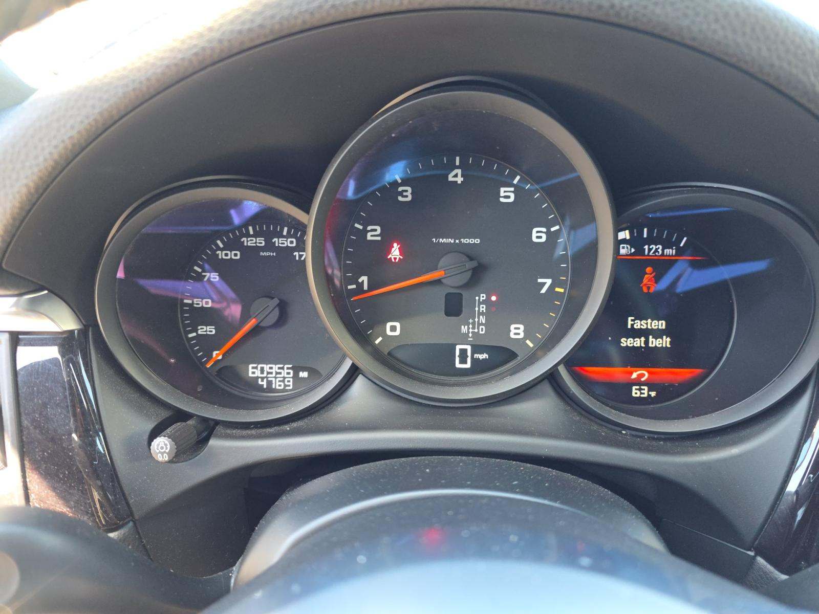 2020 Porsche Macan Base AWD