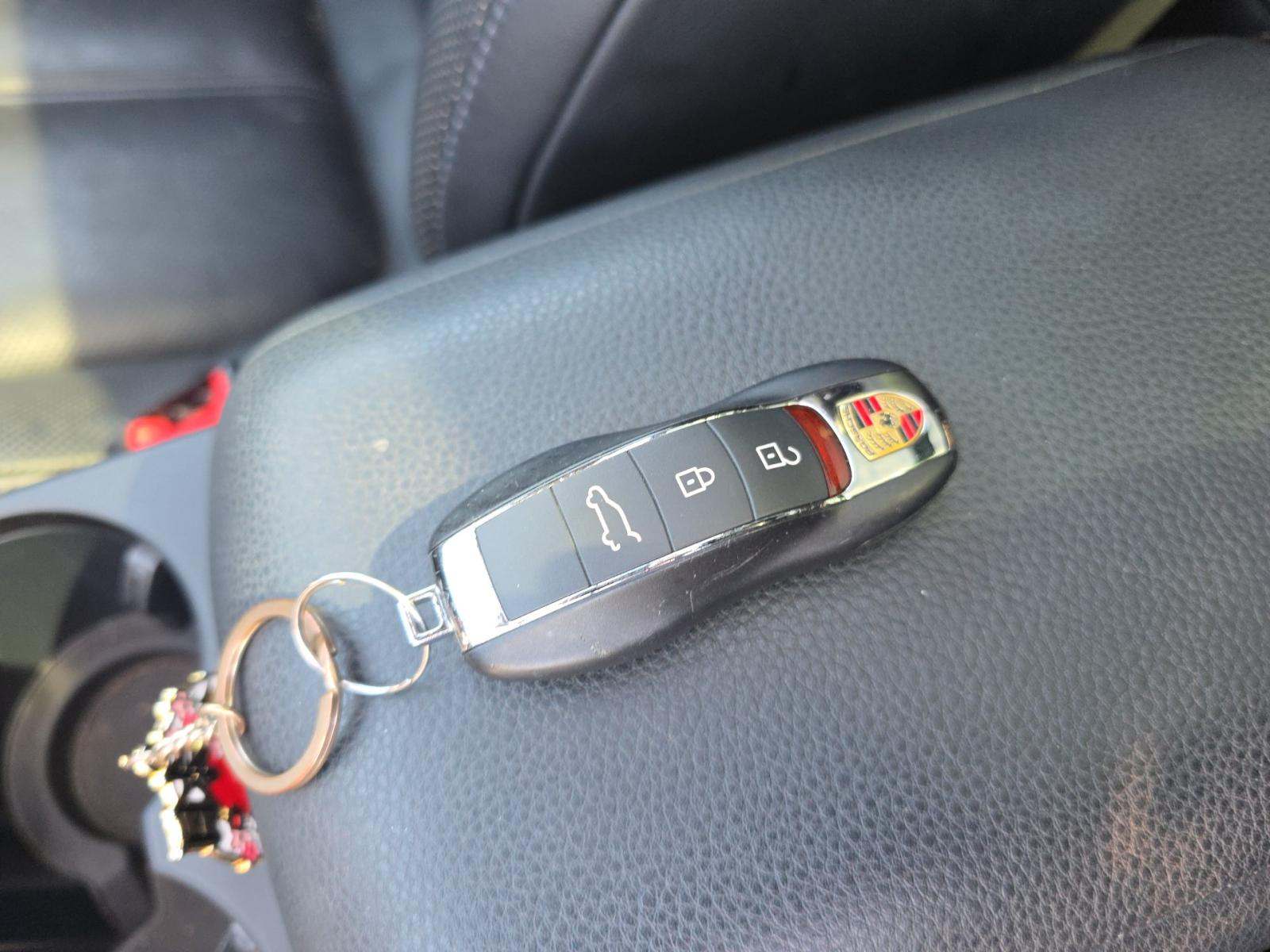 2020 Porsche Macan Base AWD