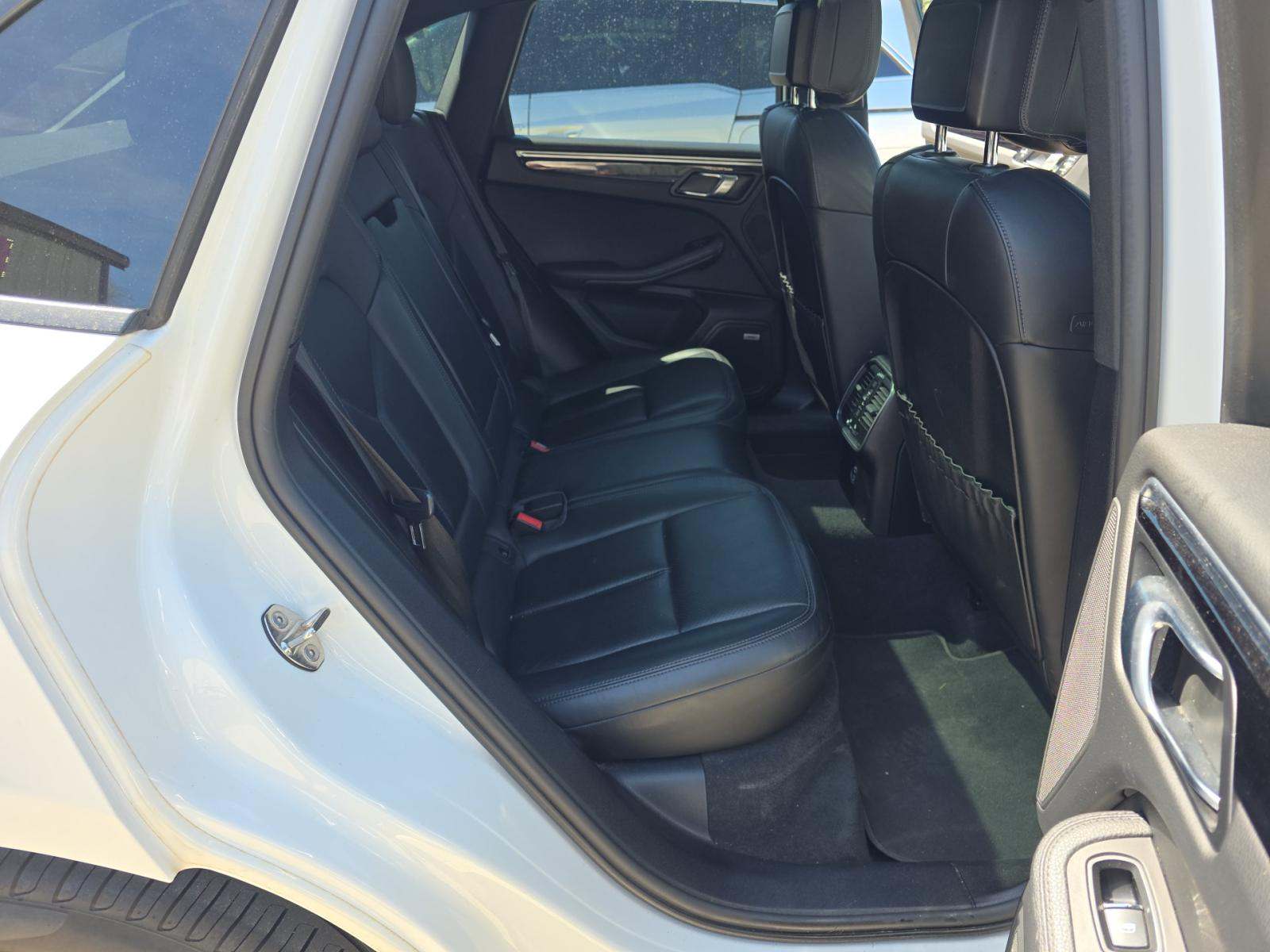 2020 Porsche Macan Base AWD