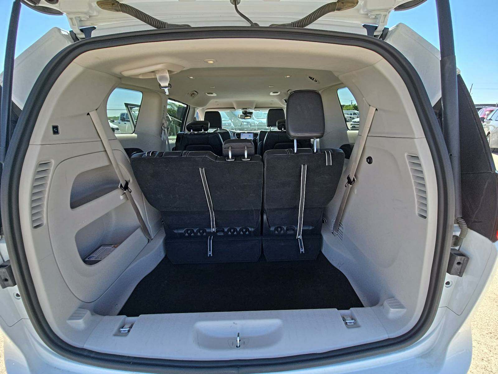 2024 Chrysler Pacifica Touring L FWD