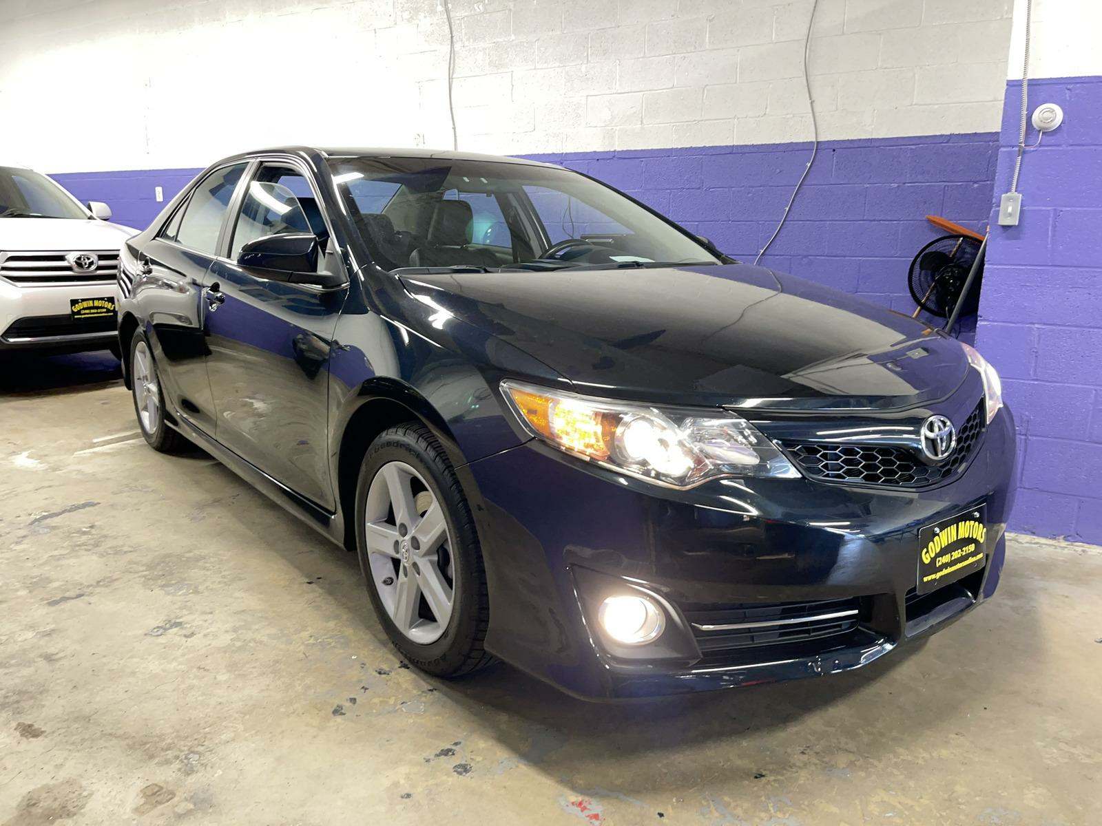 2012 Toyota Camry SE FWD