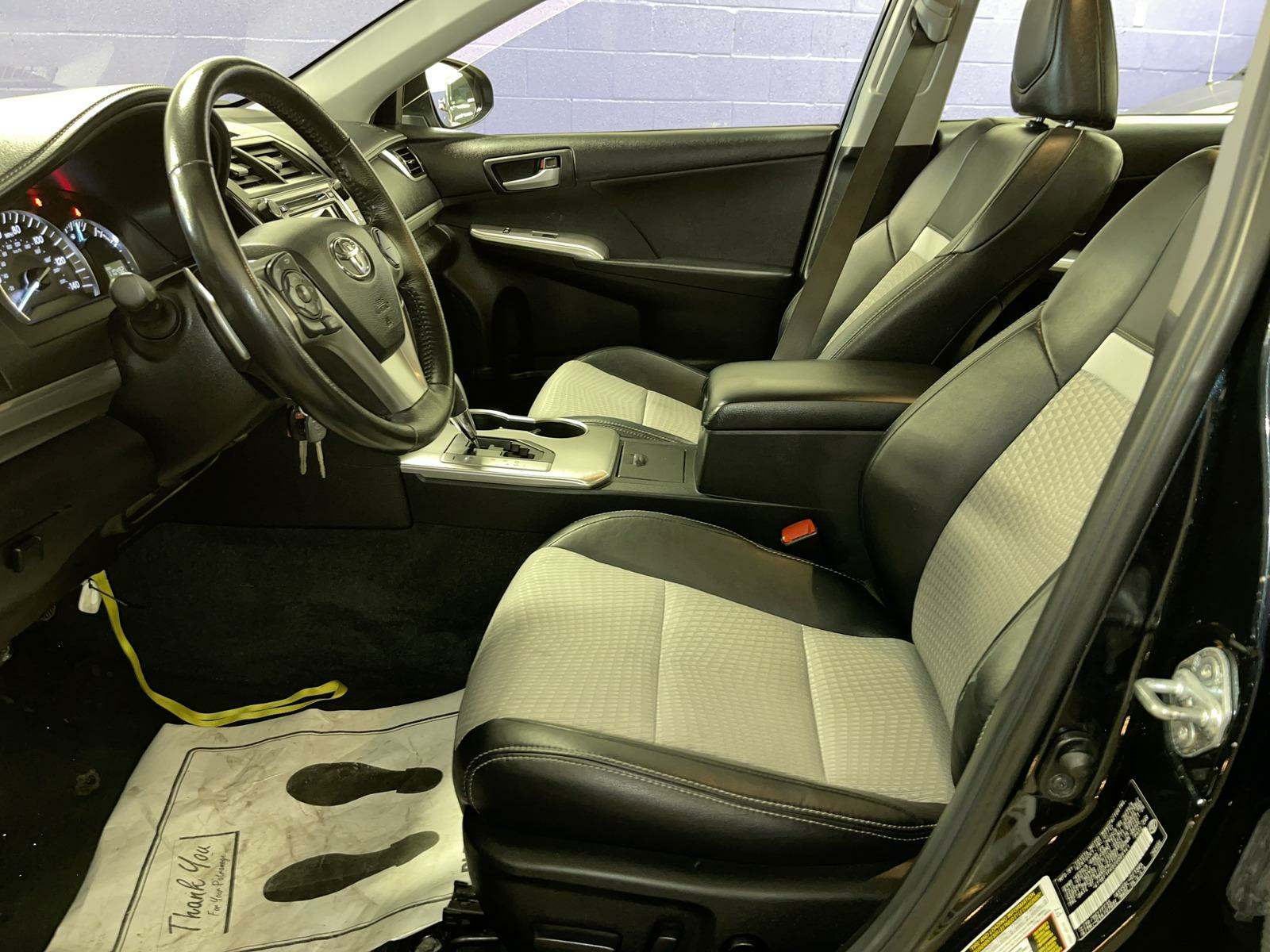 2012 Toyota Camry SE FWD