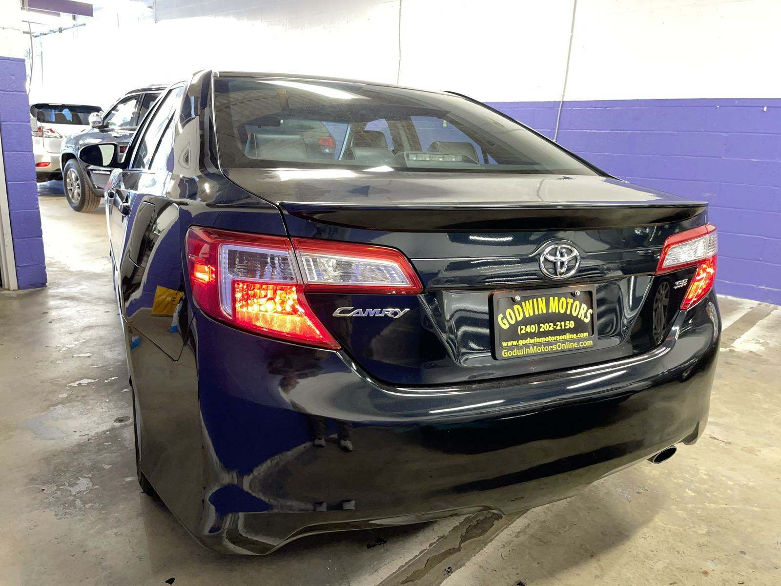 2012 Toyota Camry SE FWD