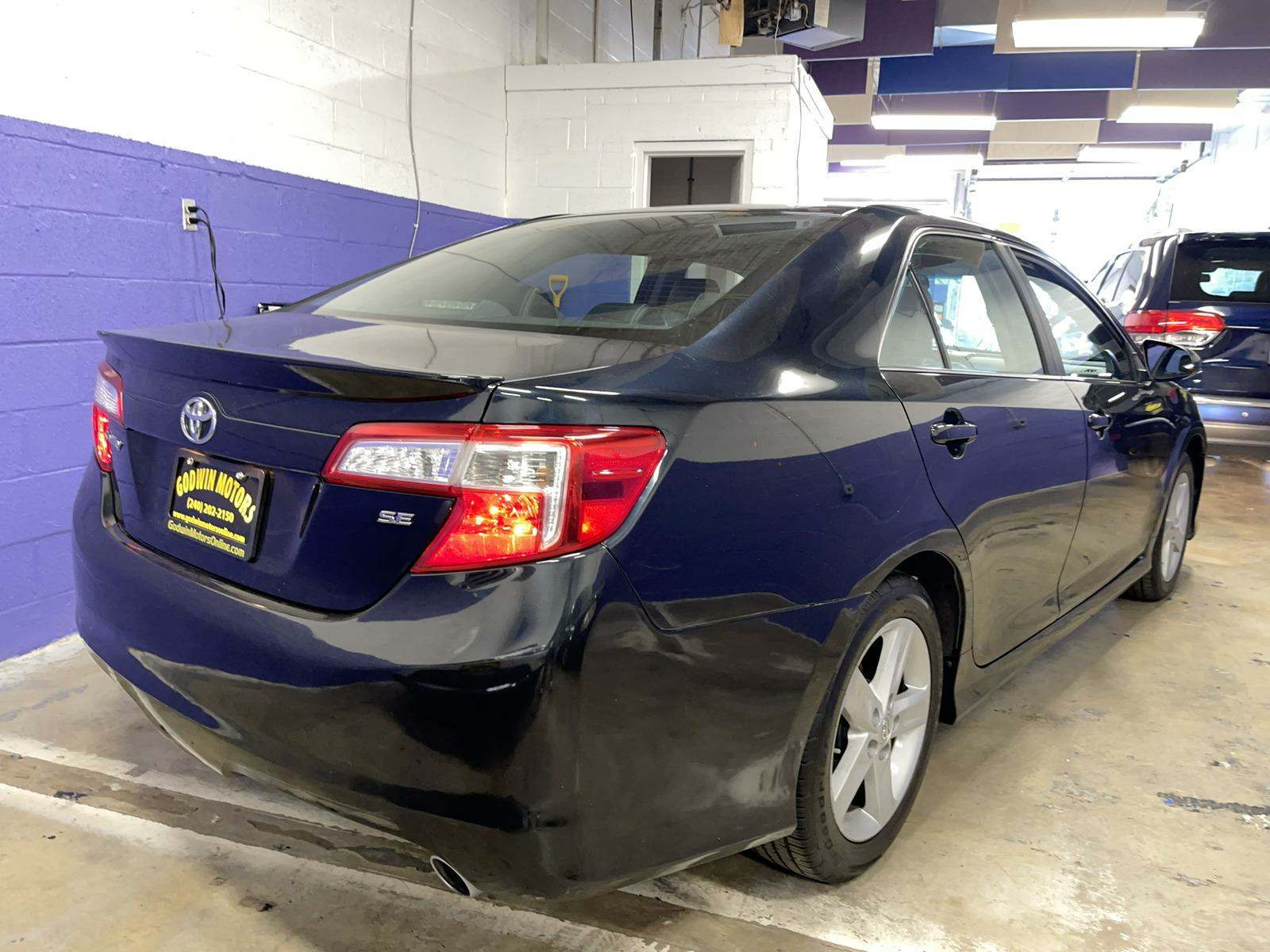2012 Toyota Camry SE FWD