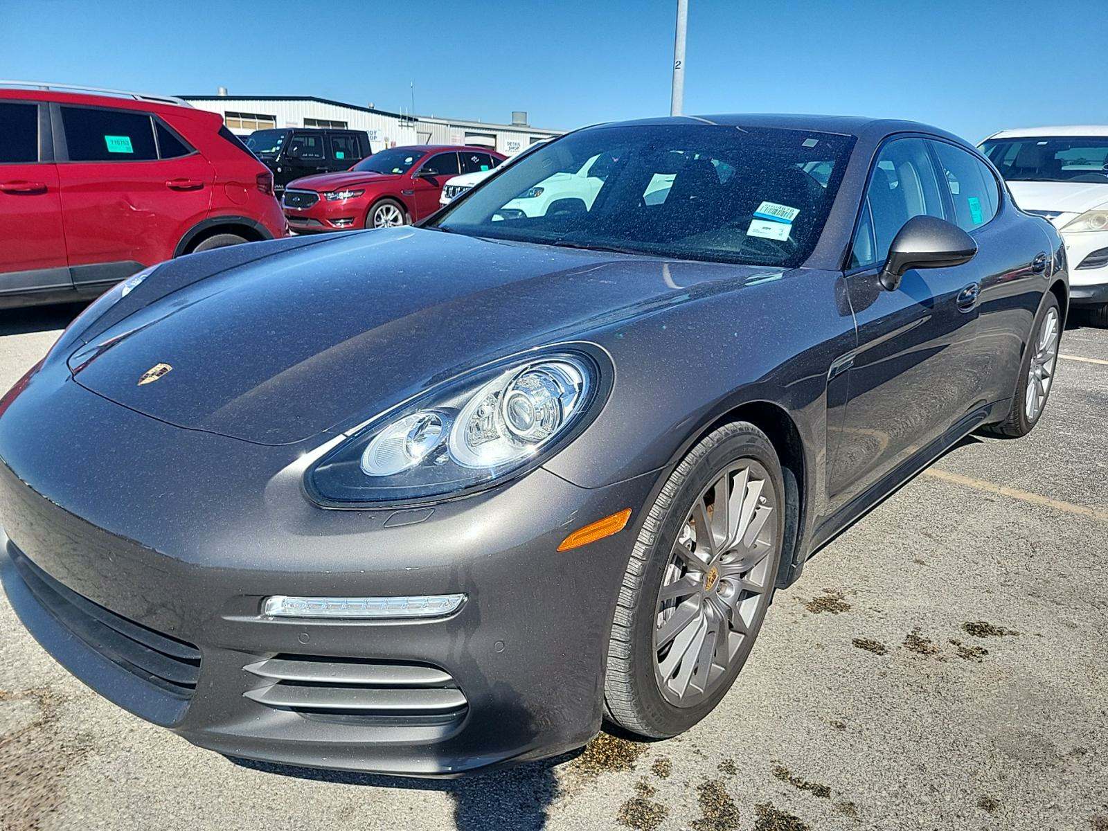2016 Porsche Panamera 4 Edition