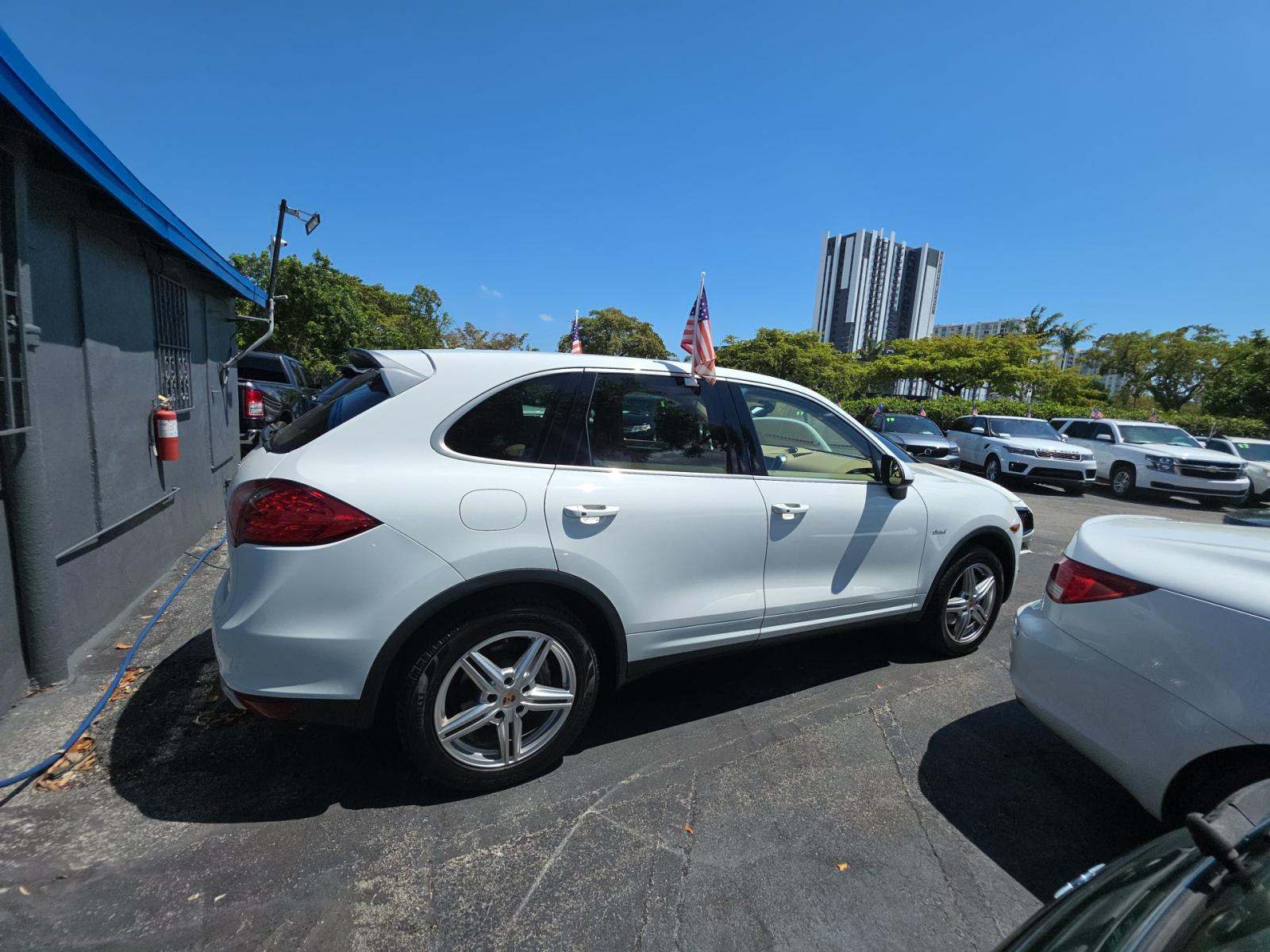 PORSCHE CAYENNE - 4