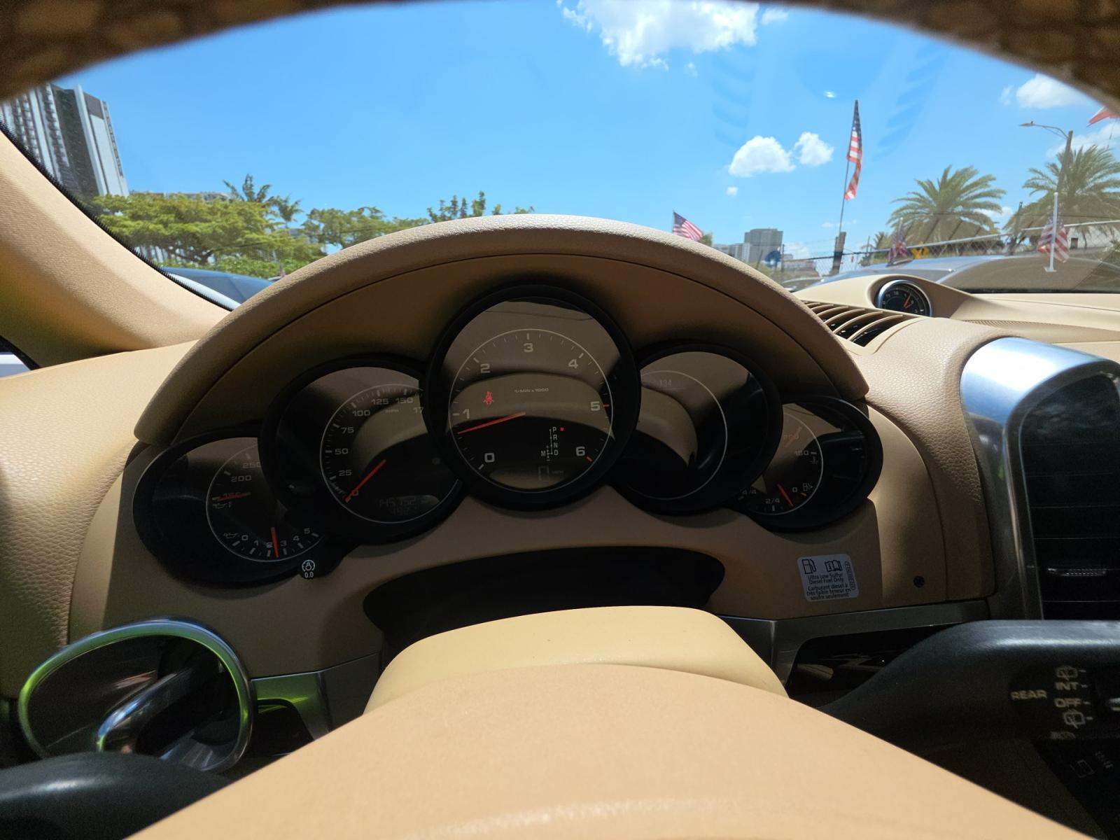 PORSCHE CAYENNE - 9