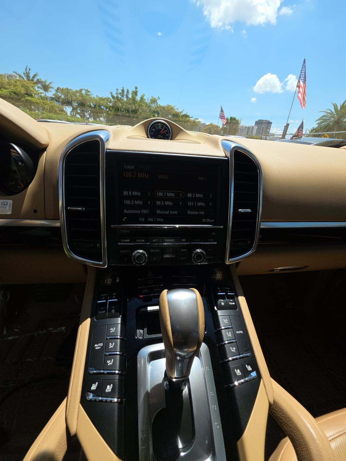 PORSCHE CAYENNE - 10