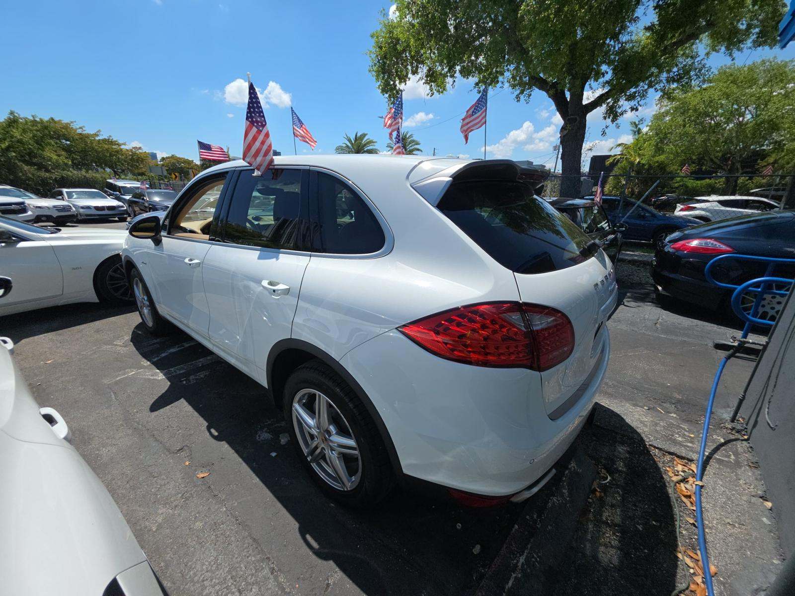 PORSCHE CAYENNE - 2