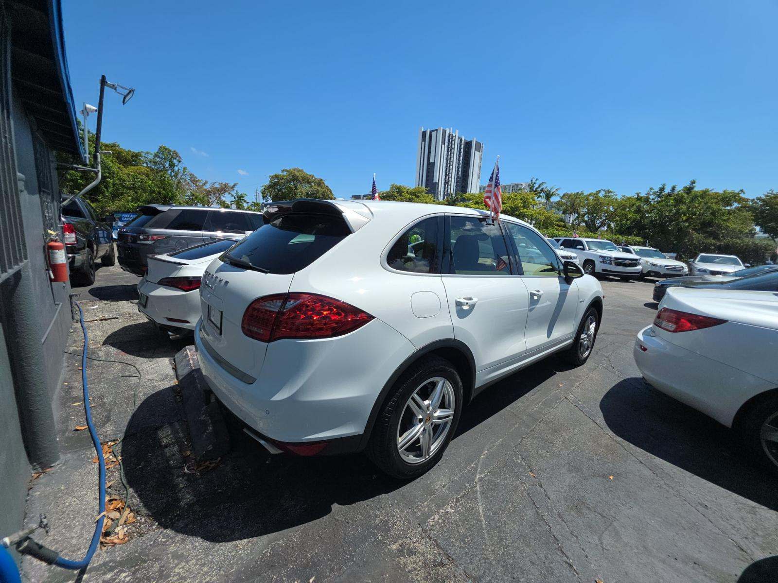 PORSCHE CAYENNE - 3