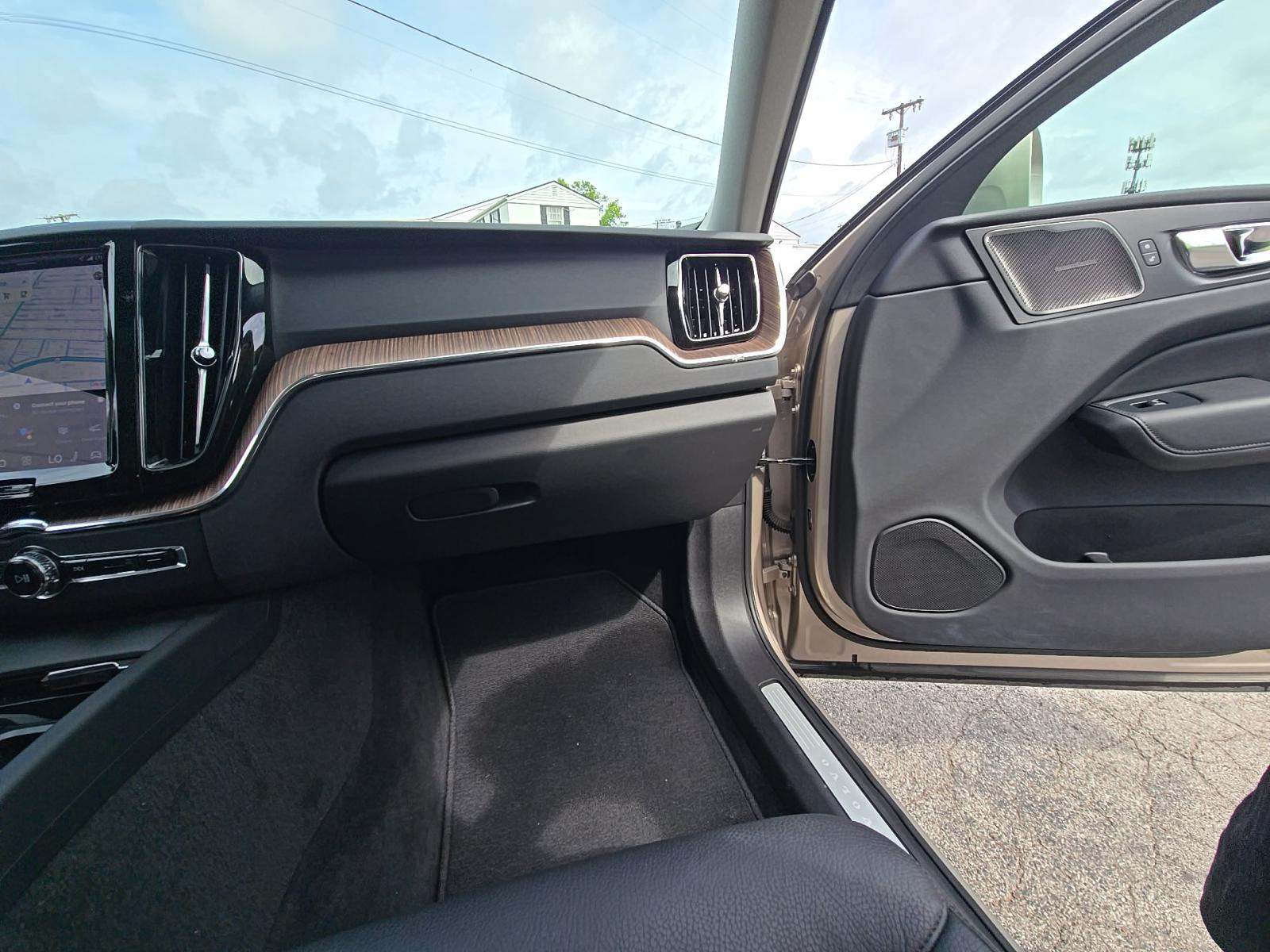 2023 Volvo XC60 B5 Plus AWD