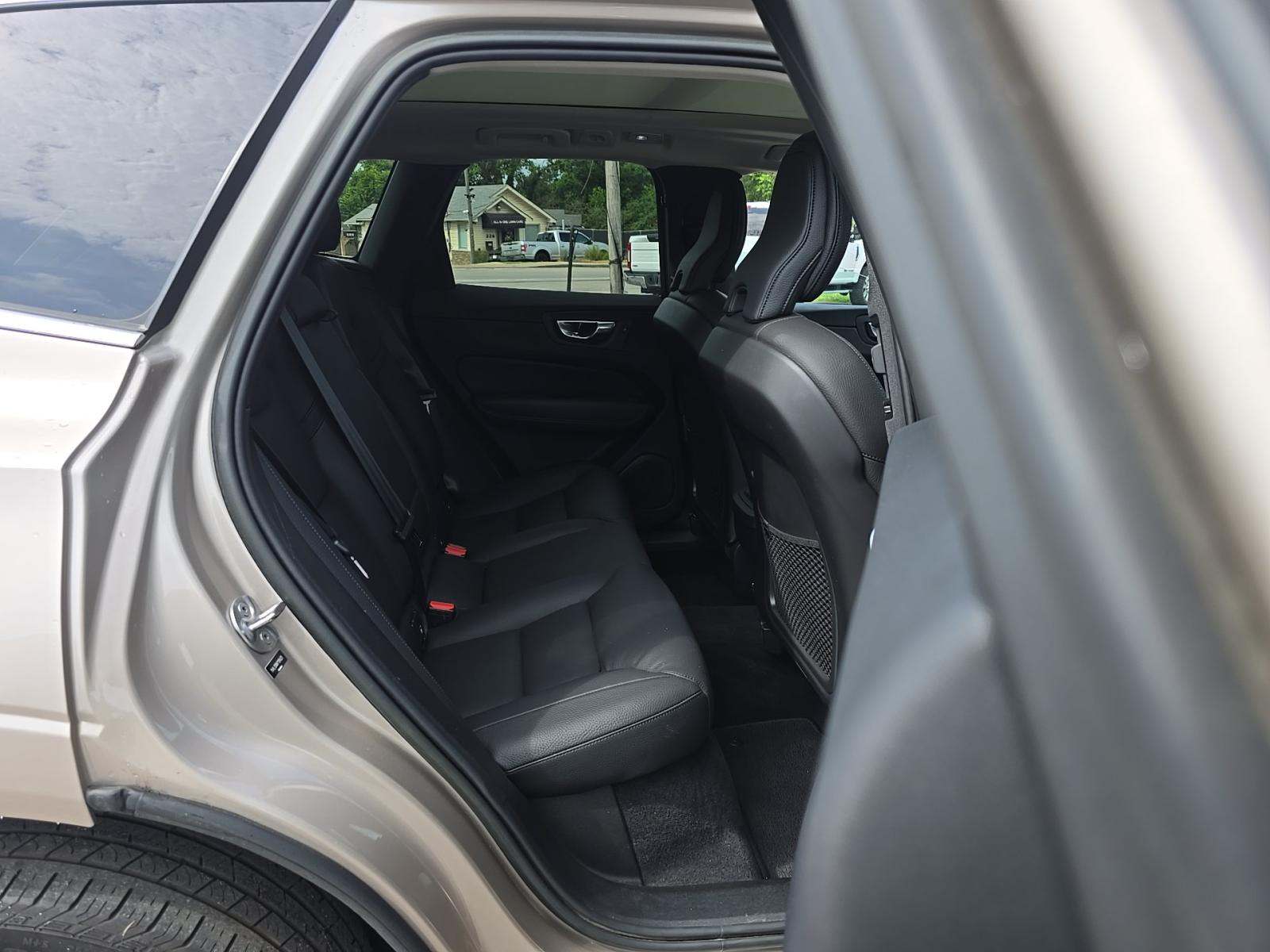 2023 Volvo XC60 B5 Plus AWD