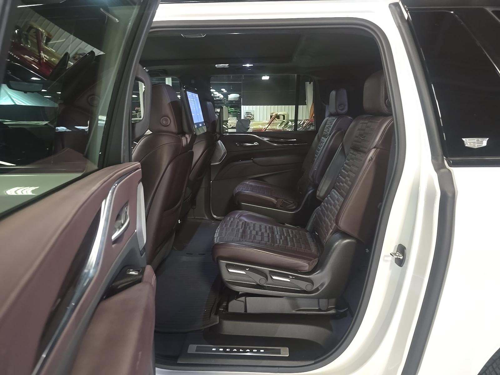2021 Cadillac Escalade ESV Sport Platinum AWD