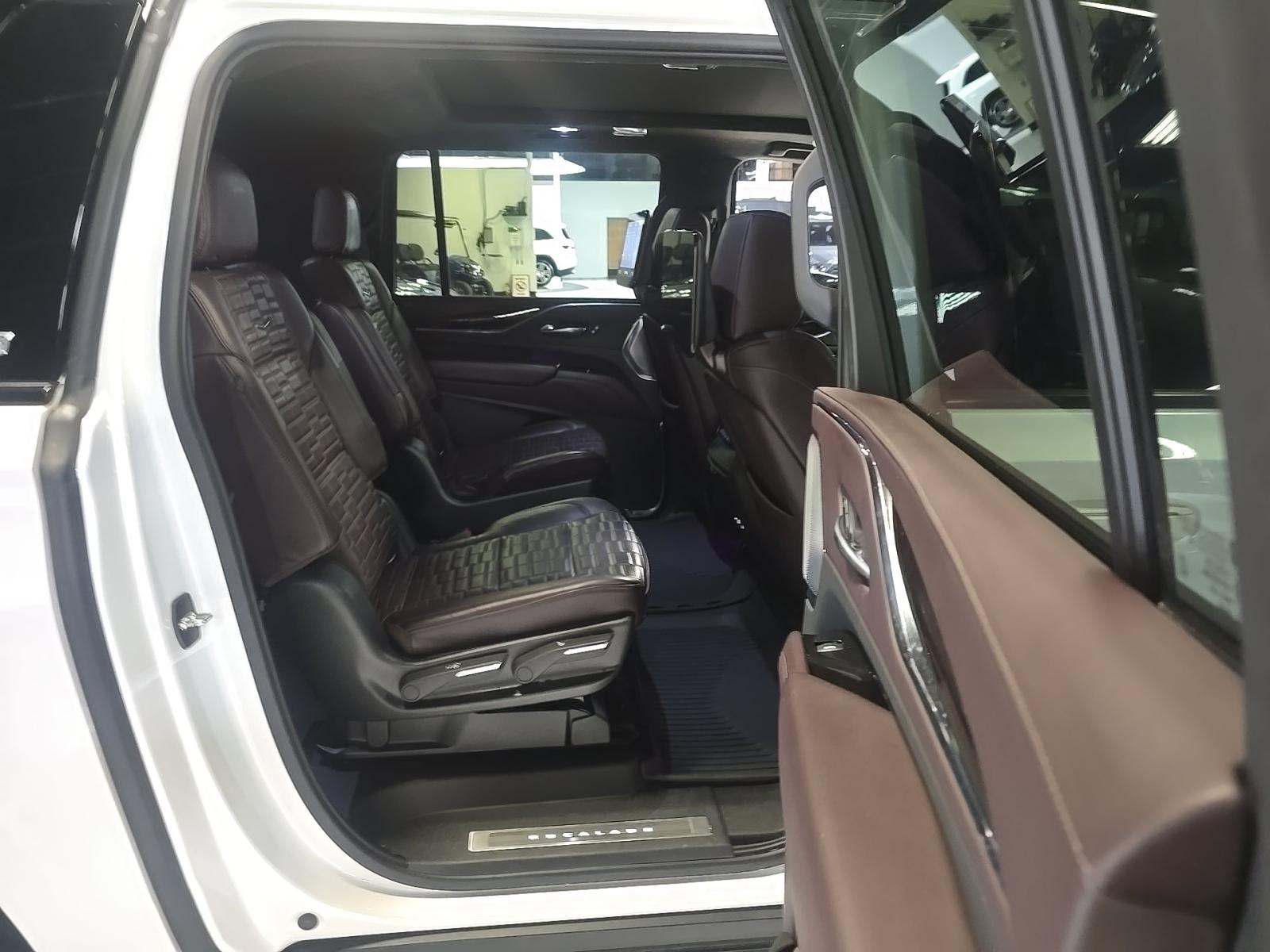 2021 Cadillac Escalade ESV Sport Platinum AWD