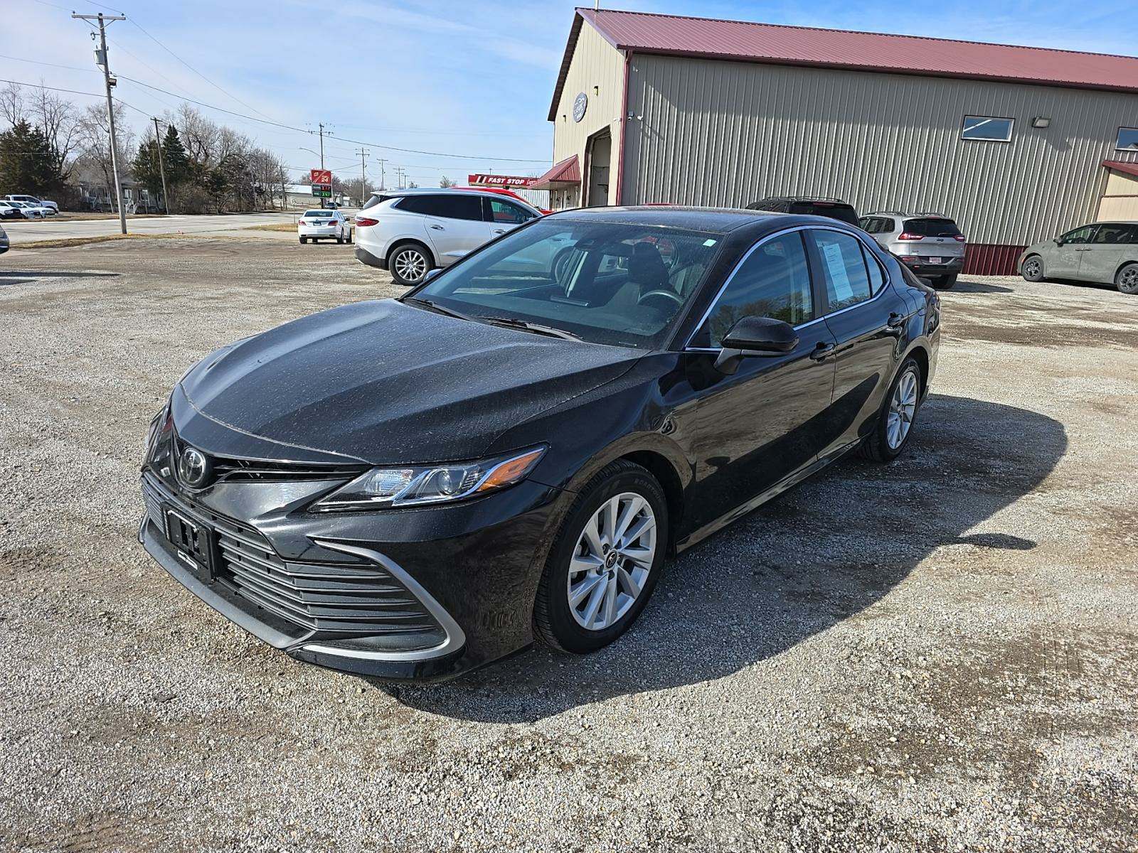 2022 Toyota Camry LE FWD