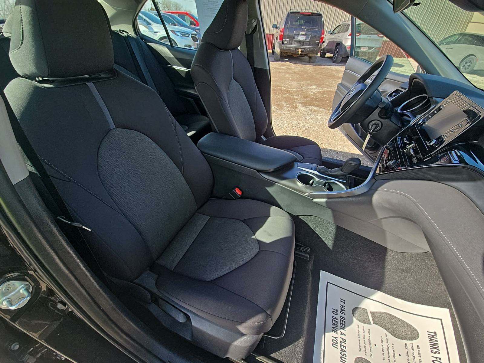 2022 Toyota Camry LE FWD