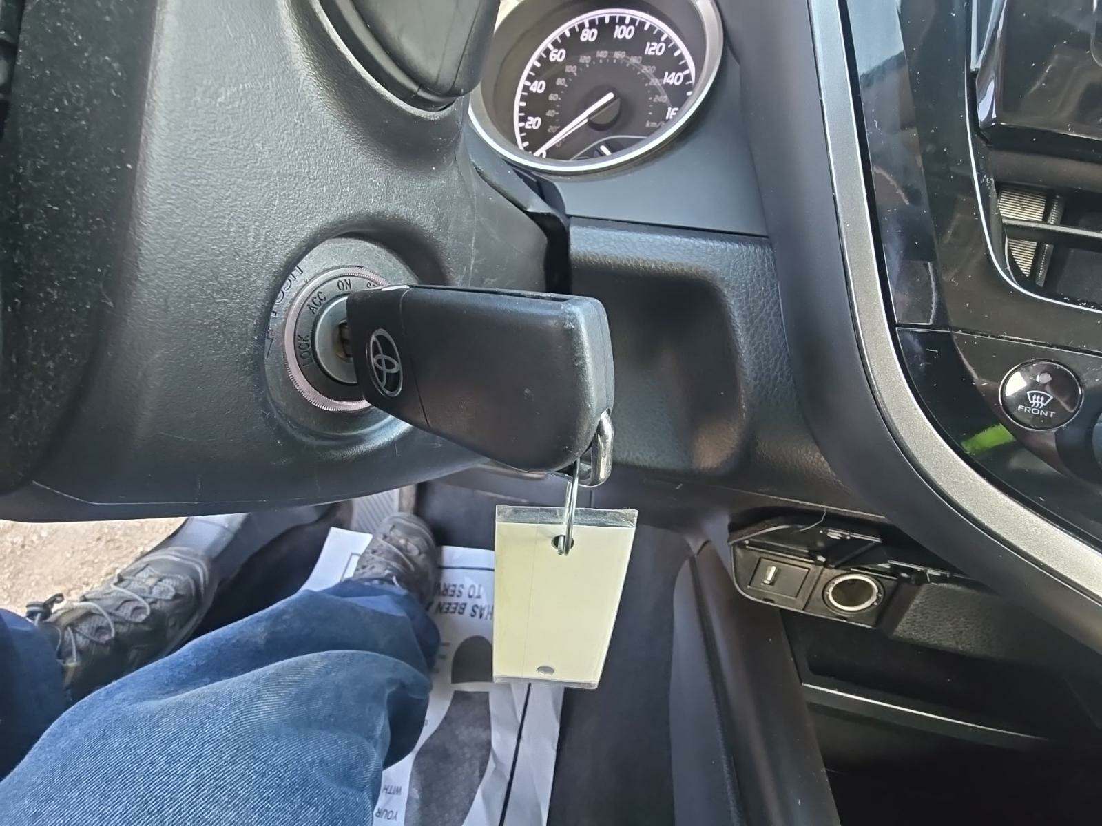 2022 Toyota Camry LE FWD