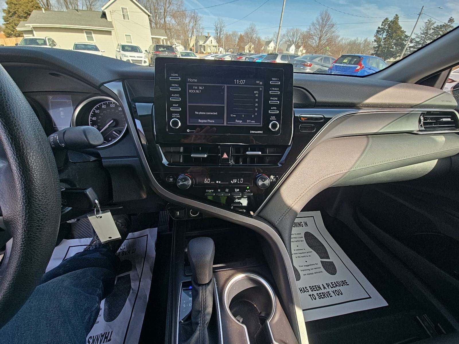 2022 Toyota Camry LE FWD